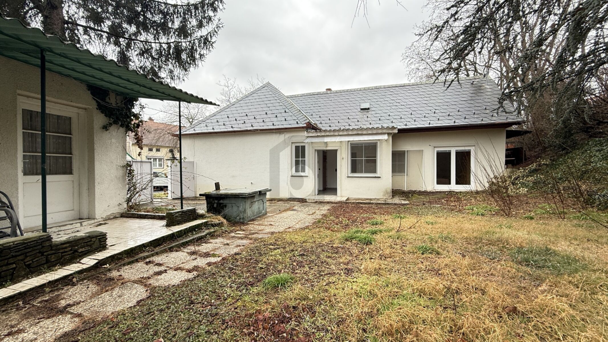 FÜR RUHESUCHENDE - BUNGALOW MIT NEBENGEBÄUDE IN GROSSMUTSCHEN