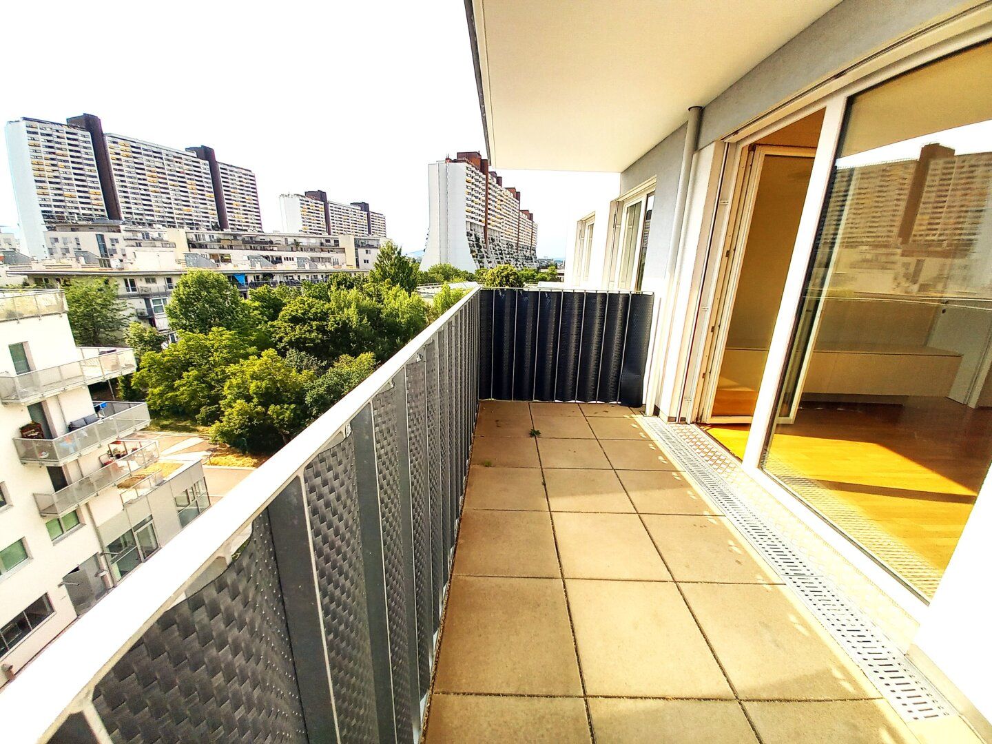 ## FERNBLICK & ABENDSONNE! 3 Zimmer mit Einbauküche - TOP 47 ##