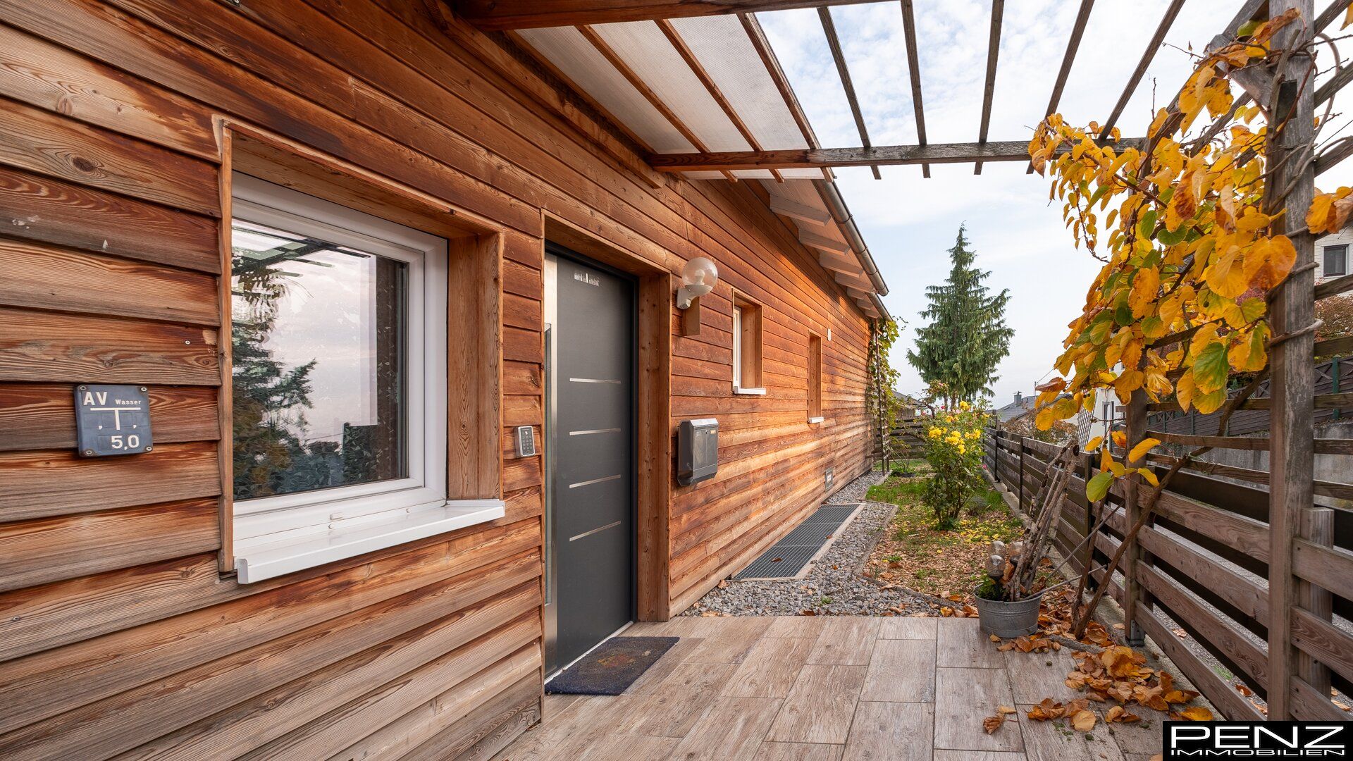 STEYREGG: Gemütlicher großer Bungalow mit Aussicht