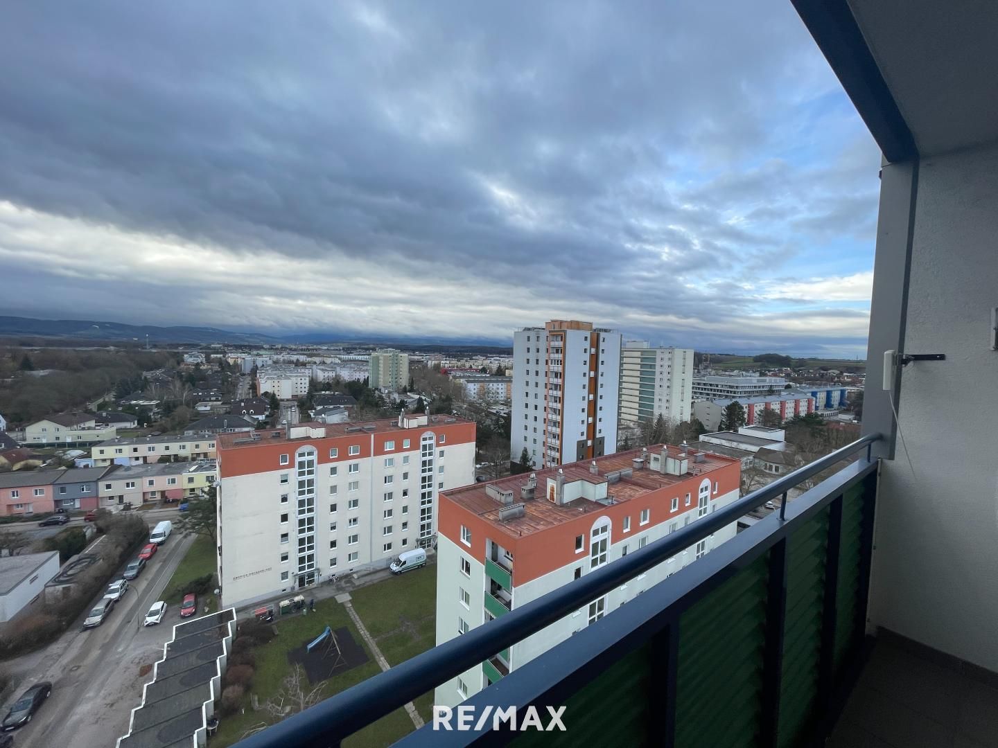 4-Zimmer-Eigentumswohnung mit Balkon- 12. Stock mit Lift im Süden von St. Pölten