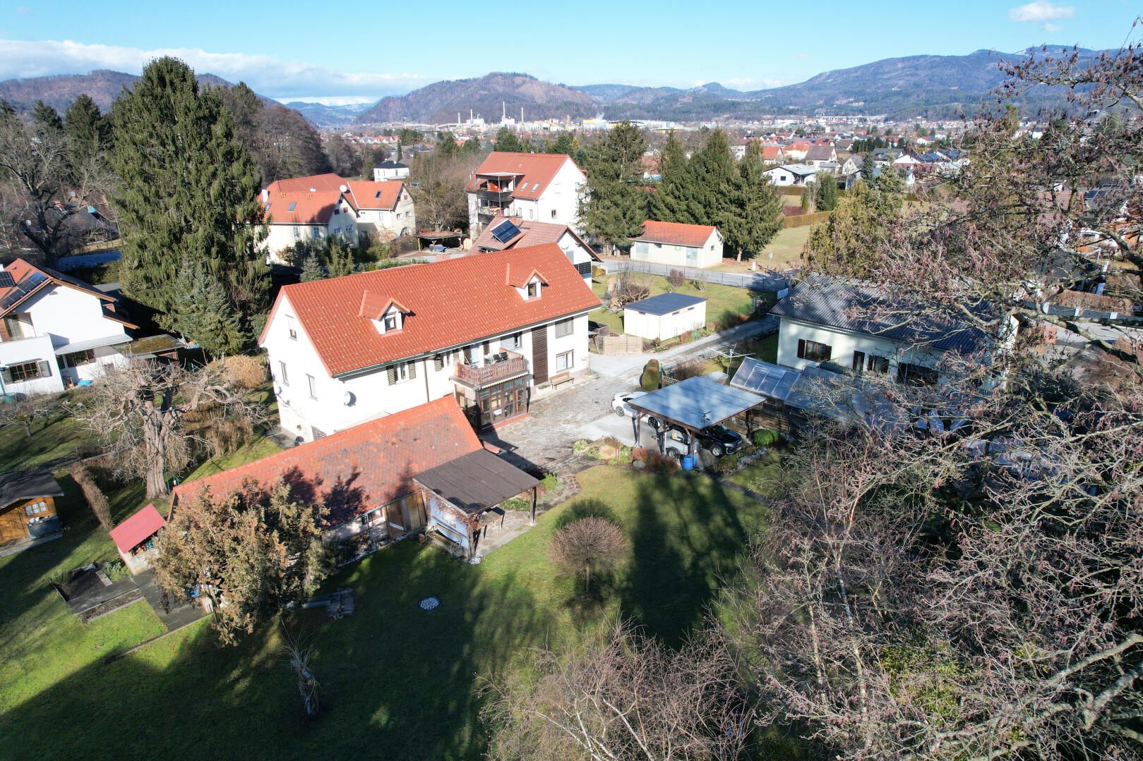 Großzügiges Einfamilienhaus mit viel Platz, hohem Potenzial und hoher Bebauungsdichte - Ideal für Familien oder Investoren
