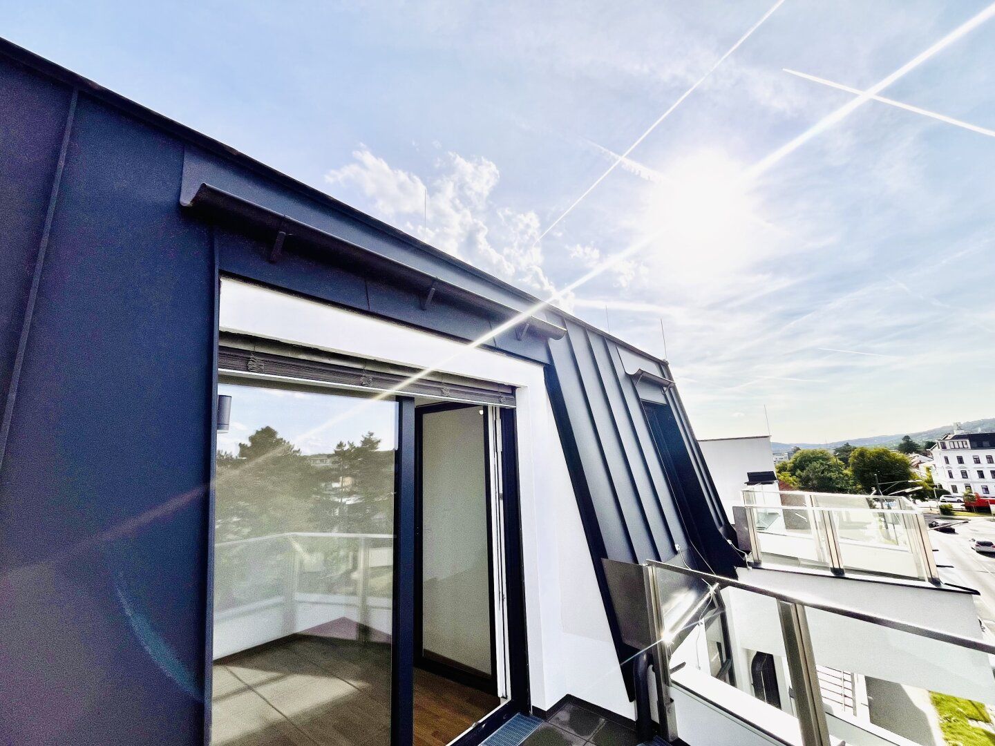 ERSTBEZUG: DG-Terrassentraum mit Fernblick (ideal auch für Anleger)