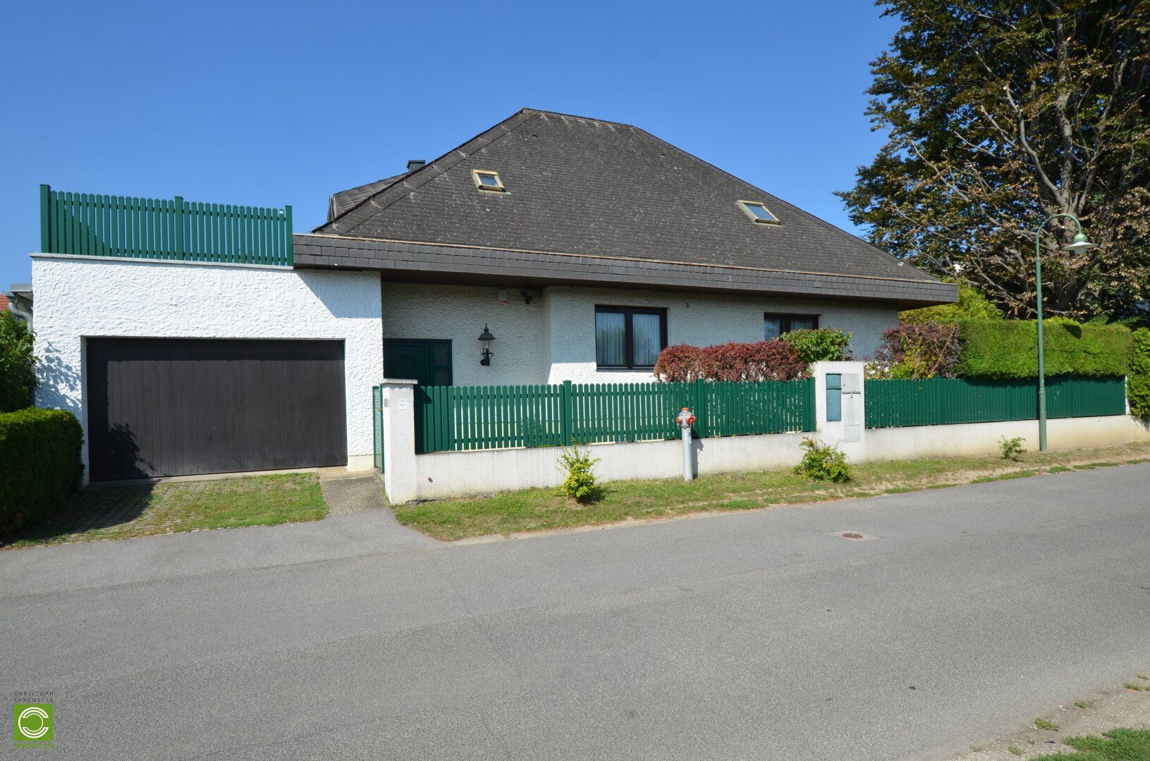 CHRISTOPH CHROMECEK IMMOBILIEN - PERCHTOLDSDORF - Gepflegtes und geräumiges Einfamilienhaus mit vielen Extras!