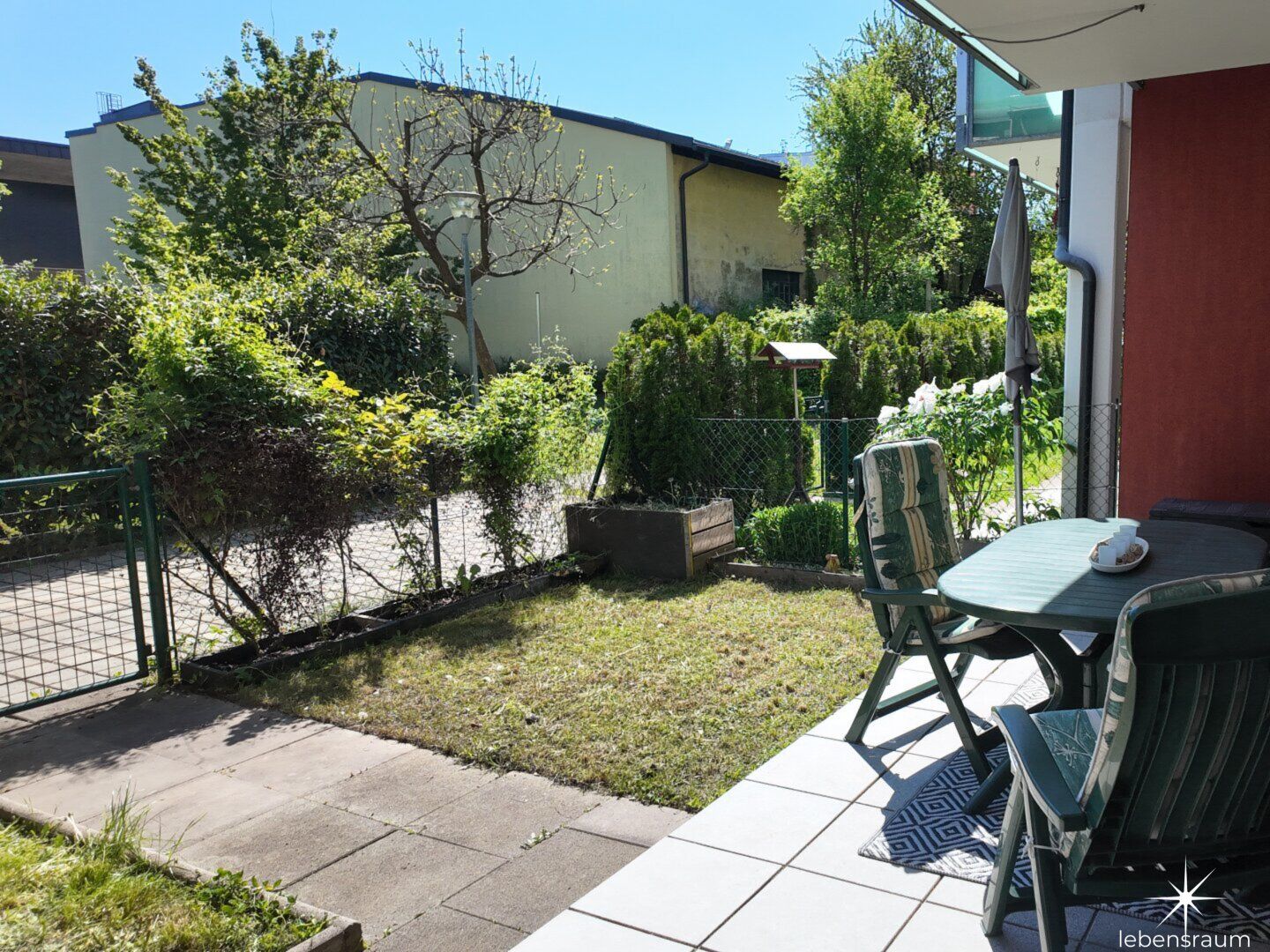 Neuwertige Maisonettewohnung in Villach - 3 Zimmer, Garten, Balkon & Garage.
