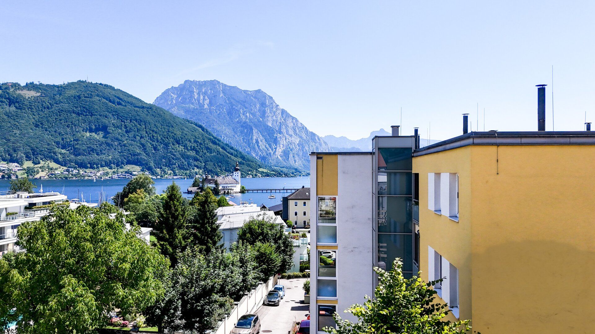 TOP09 Exklusive Wohnung mit Blick auf Schloss Orth & Traunsee