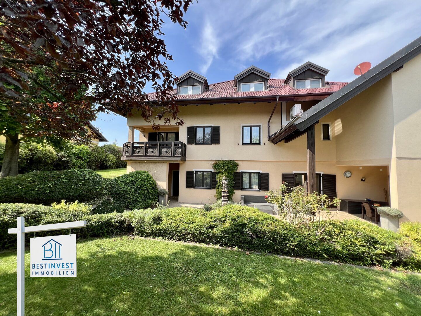 Casa, 336 m², terreno 7971 m²