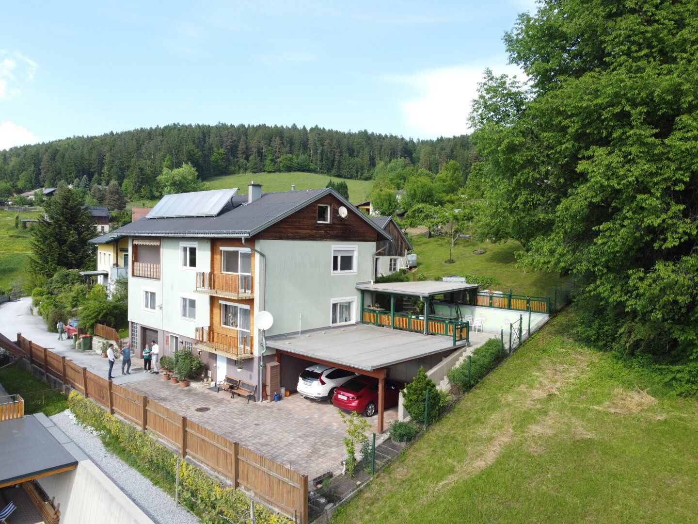 Gepflegtes Mehrfamilienhaus in ruhiger Aussichtslage!