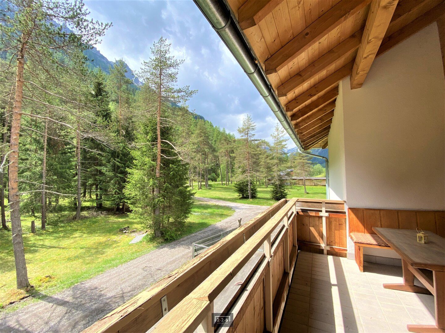 226 Immobilien: Idyllische 4-Zi-Wohnung mit TG-AP im Gschnitztal