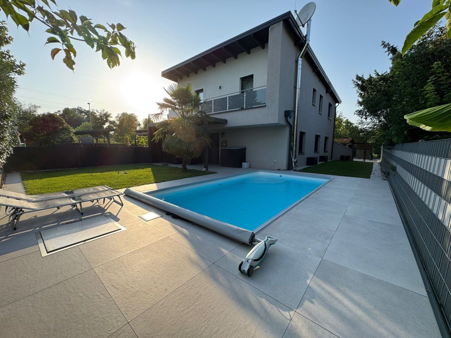 Luxuriöse 3 Zimmer Gartenwohnung mit Swimmingpool- attraktiv vermietet! PROVISIONSFREI!