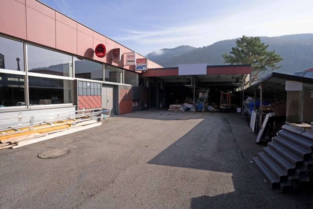 Büro-u.Gewerbeobjekt (Werkstatt) m.4-Zi.Wohnung u.Abstellpl. im Fr. in Salzburg/Mayrwies zu verkaufen - Mehr
