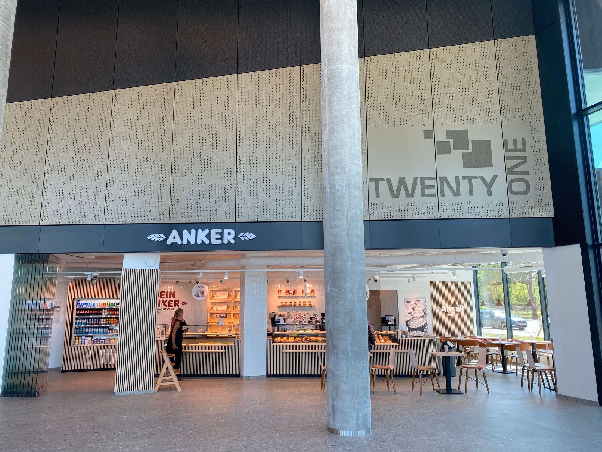 Central Hub | Twenty One - Mehr