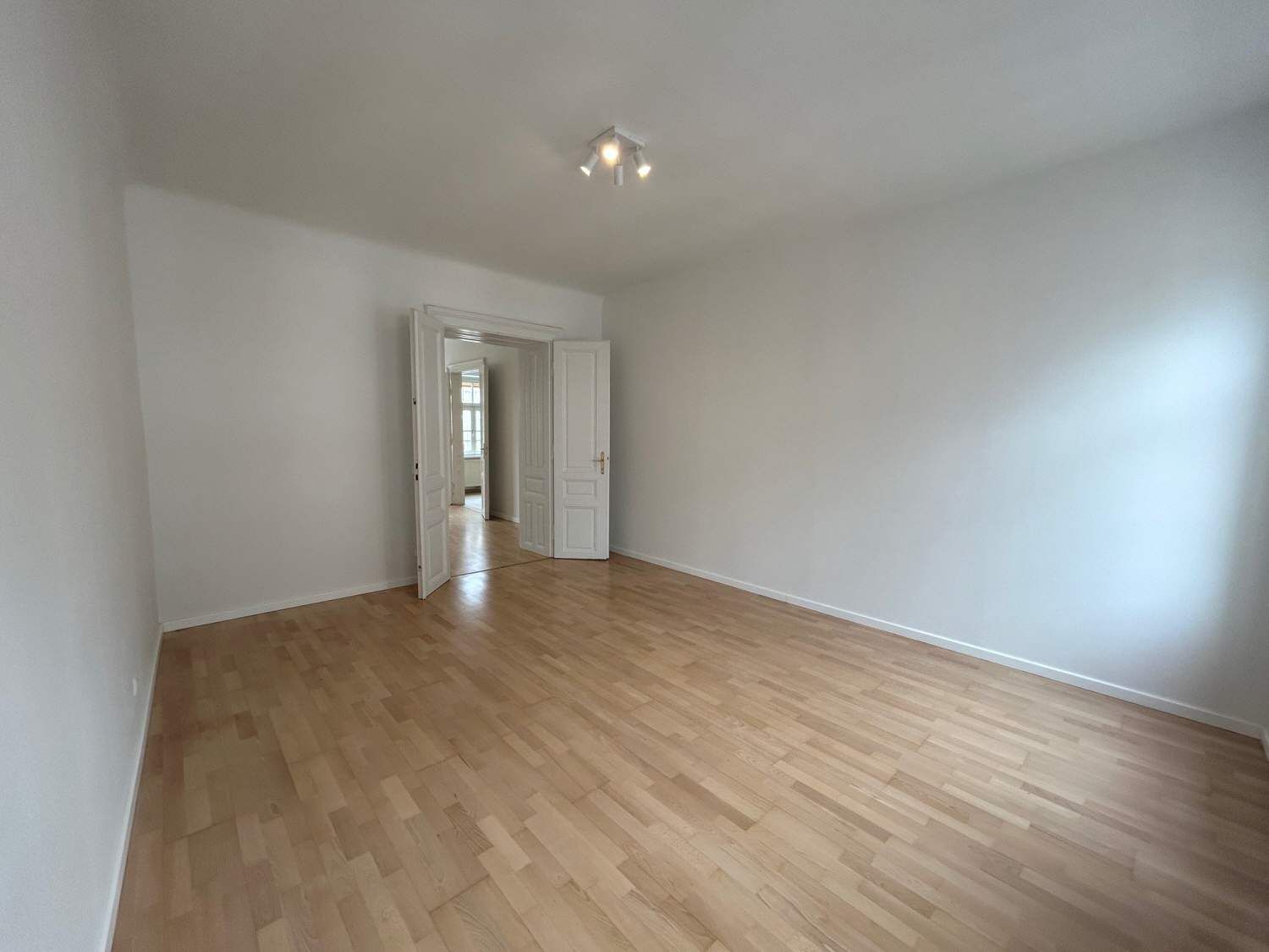 Neubau Living -  Schöne 2-Zimmer-Altbohnung im 7. Bezirk