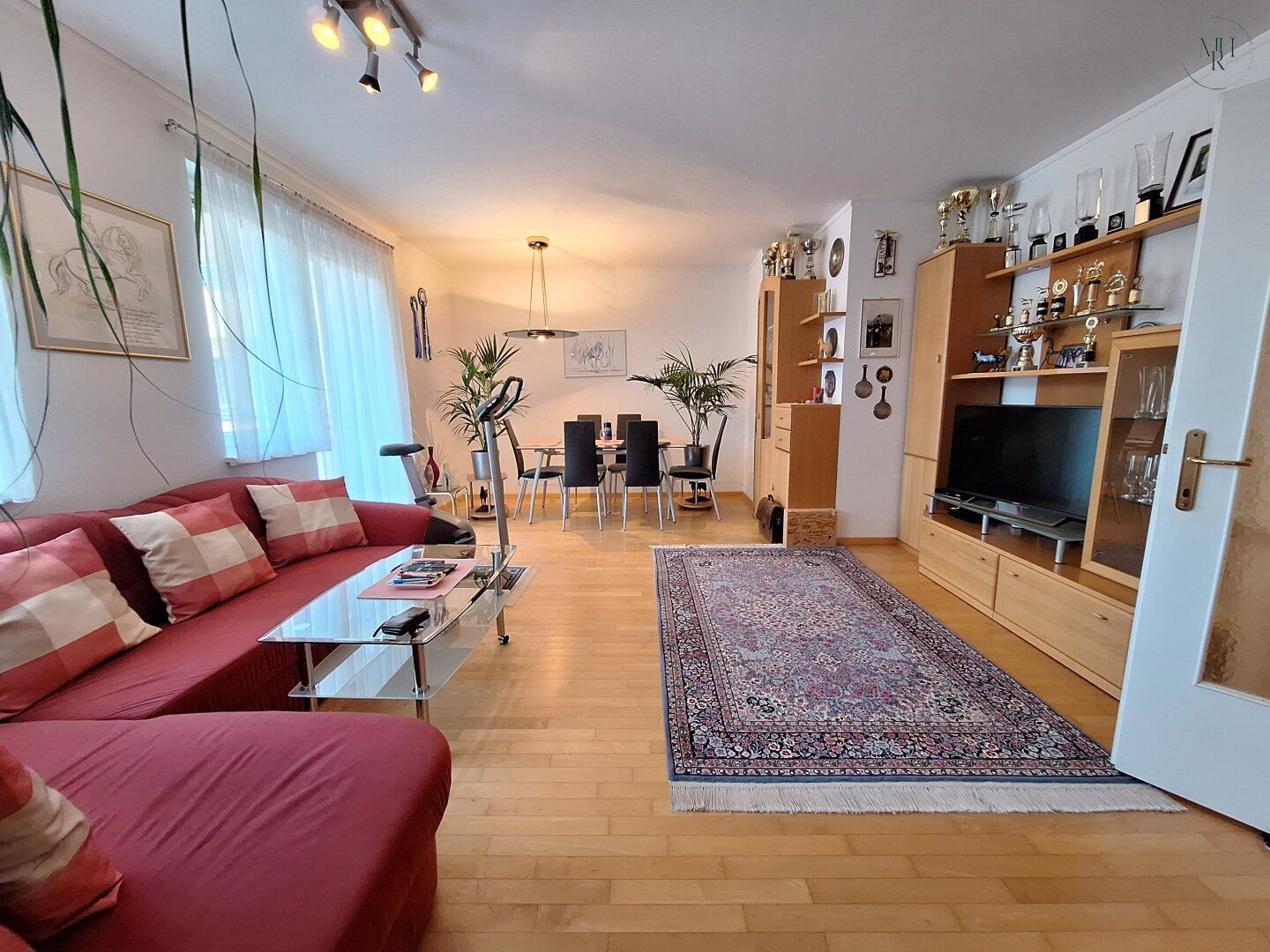 FAMILIENHIT inkl. Stellplatz: Vollmöblierte und gepflegte 3-Zimmer Wohnung bei Neunkirchen