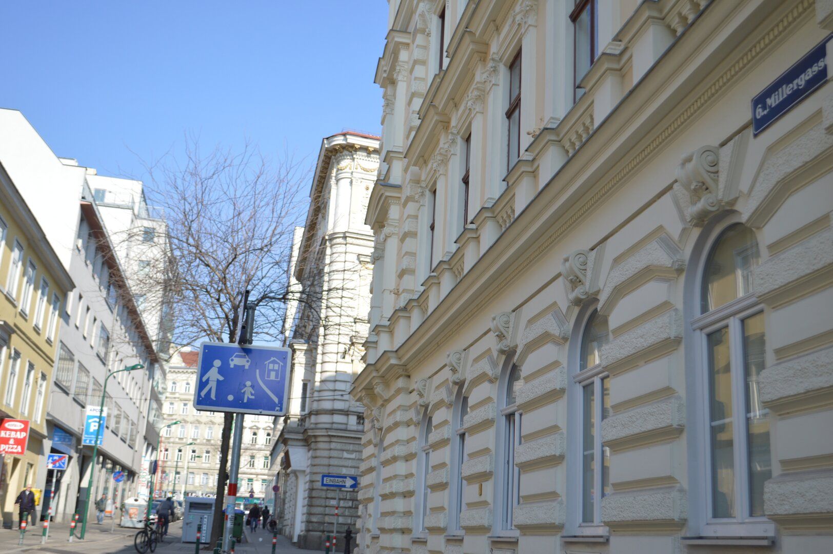 Schöne 4 Zimmer Wohnung mit Terrasse. Nähe Mariahilfer Straße
