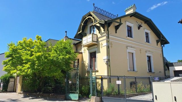 Großes Maria Enzersdorfer Haus und Garten