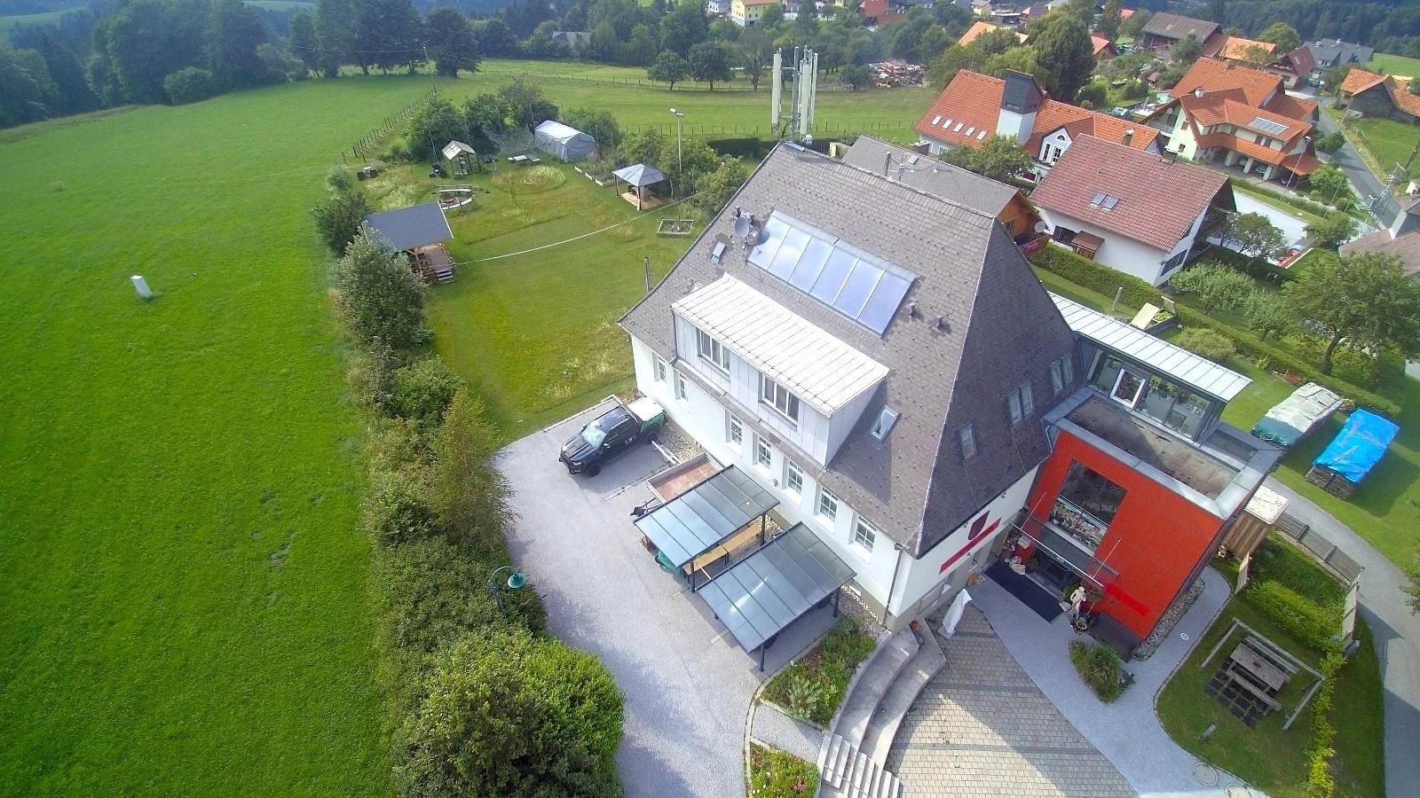 Woning, 350 m², grond 2342 m²