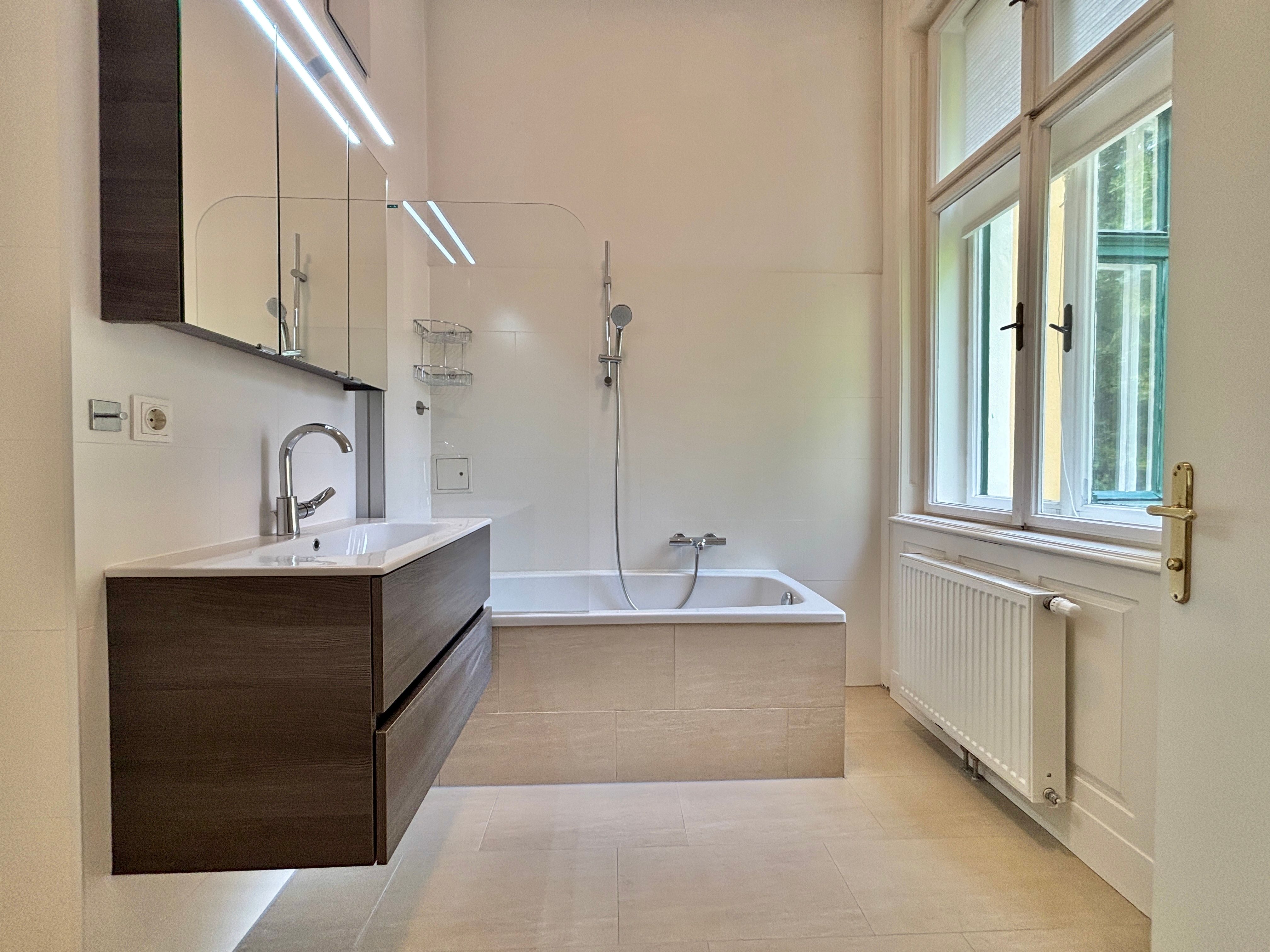 Dachterrasse mit Blick auf die Burgruine Rauhenstein | Stellplätze verfügbar I – pohled 5