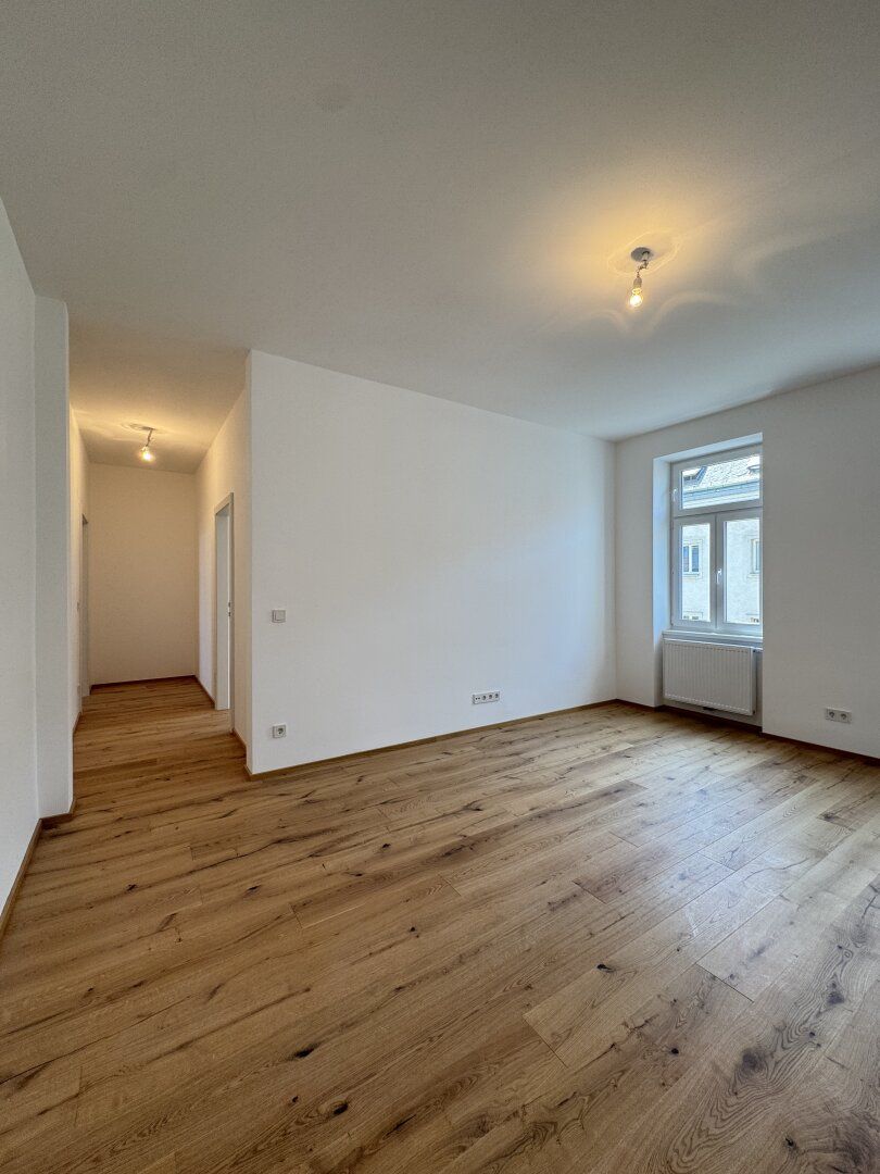 ***Stilvoller Erstbezug in Ruhelage - Sanierte 3-Zimmer-Altbauwohnung***