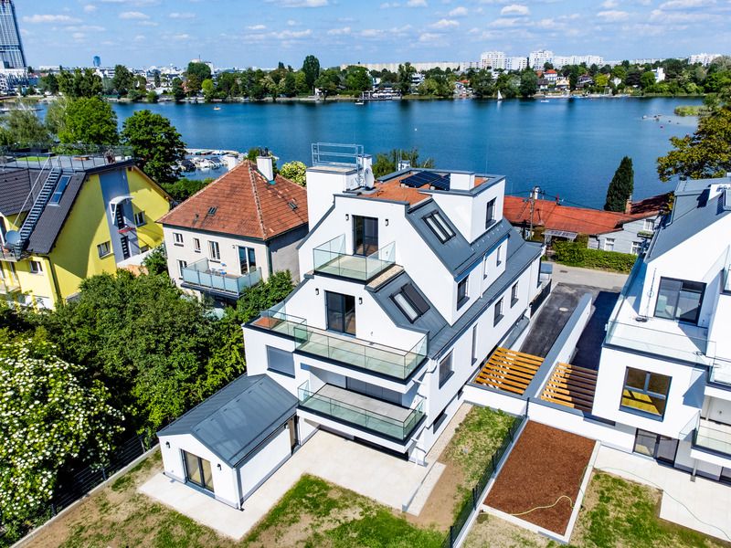 Wohnen deluxe. Prachtvolle 2-stöckige Dachgeschosswohnung mit 167 m² in absoluter Bestlage an der Alten Donau