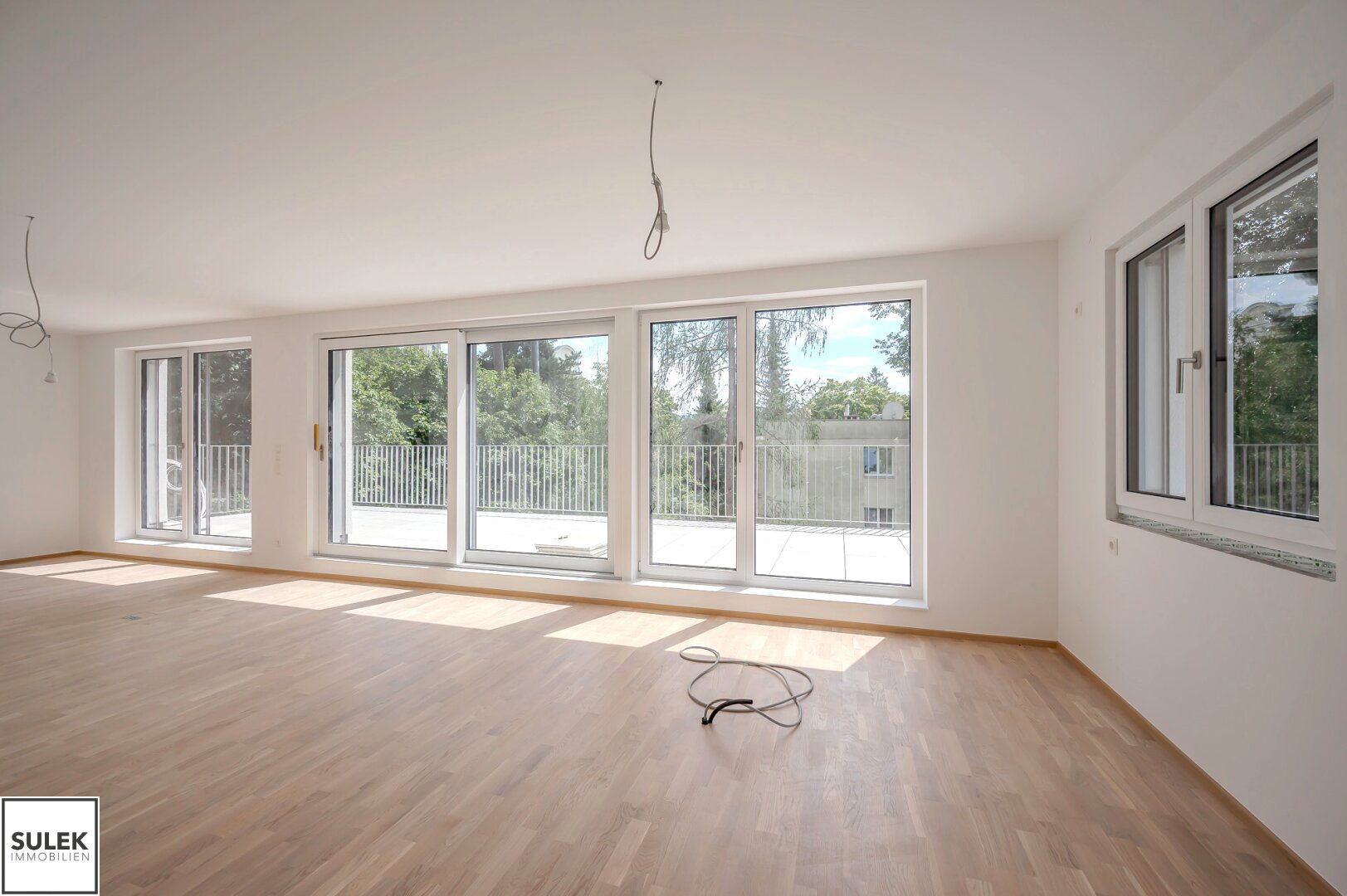 Exklusiv Wohnen in Grünruhelage: großzügige 2 Zimmer Erstbezugswohnung mit südseitiger 30m2 Terrasse - jetzt vormerken & 9/25 einziehen!