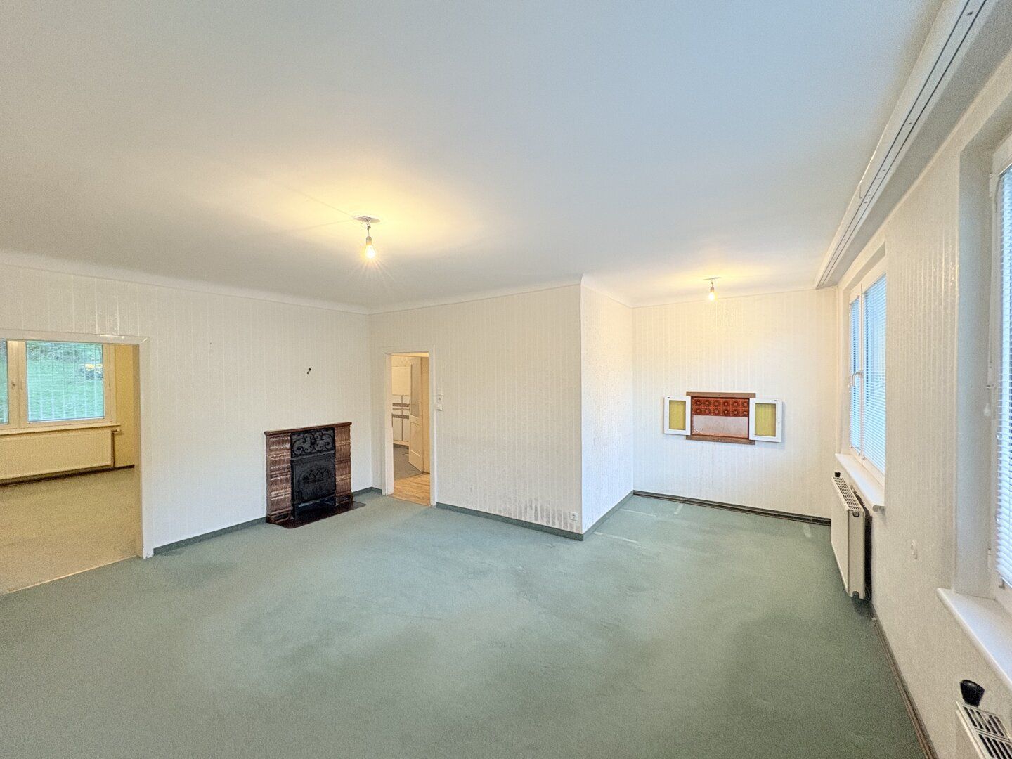 Sanierungsbedürftige 4-Zimmer Wohnung in perfekter Kombination aus Stadt und Land!
