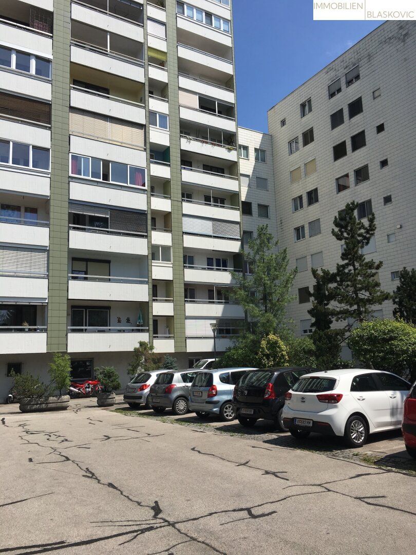 Zentral gelegene 2,5-Zimmer-Wohnung - Nähe Klinikum und Stadtzentrum - WG-tauglich!