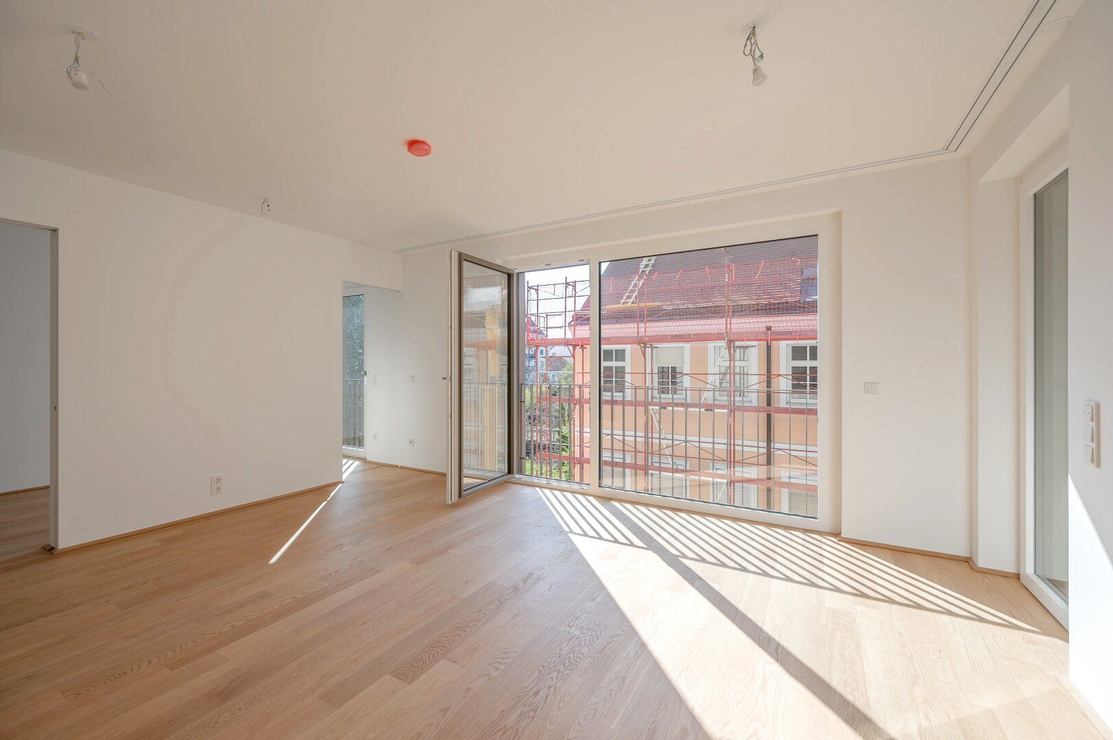 EDUART-Die Kunst des Wohnens: Hochwertiger 2-Zimmer NEUBAU mit ca. 3m² Loggia! (10/18)