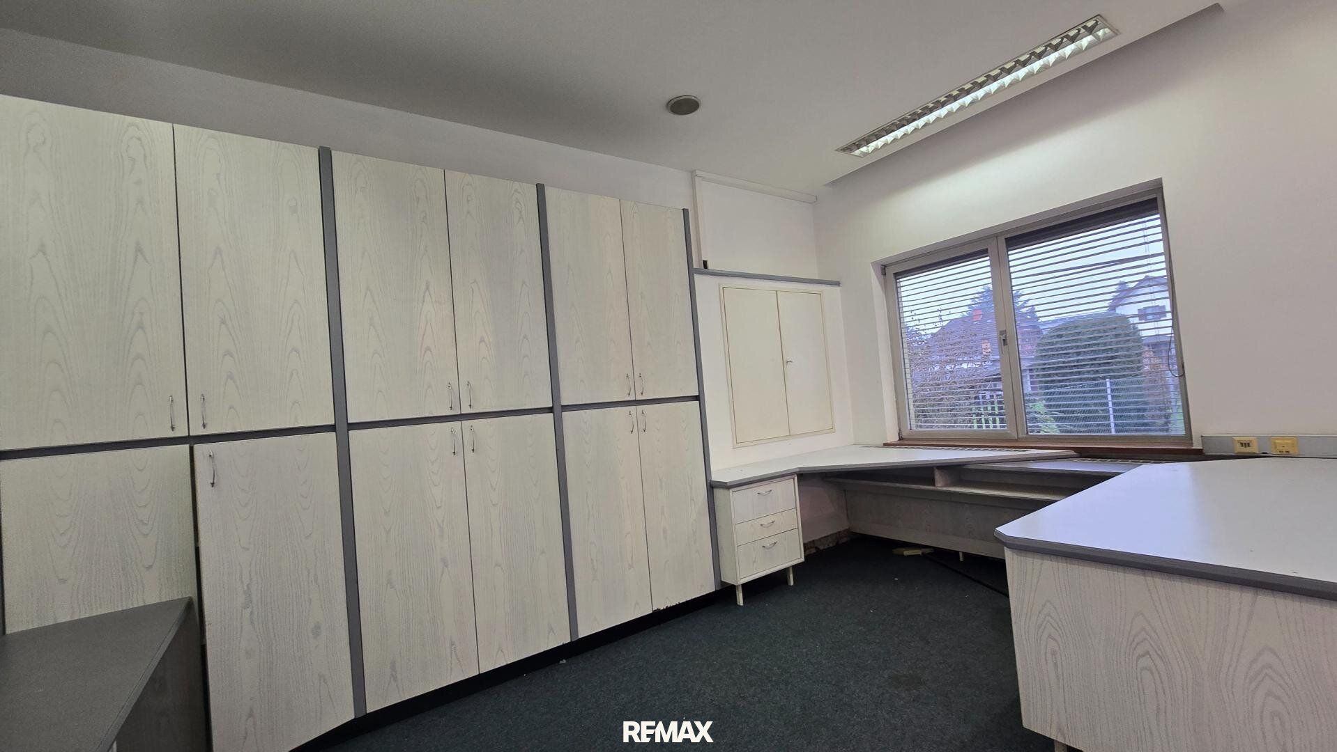 Attraktives Geschäftslokal in bester Auto-Frequenzlage von Leibnitz - 132 m² mit großer Glasfront Top 4 - Mehr