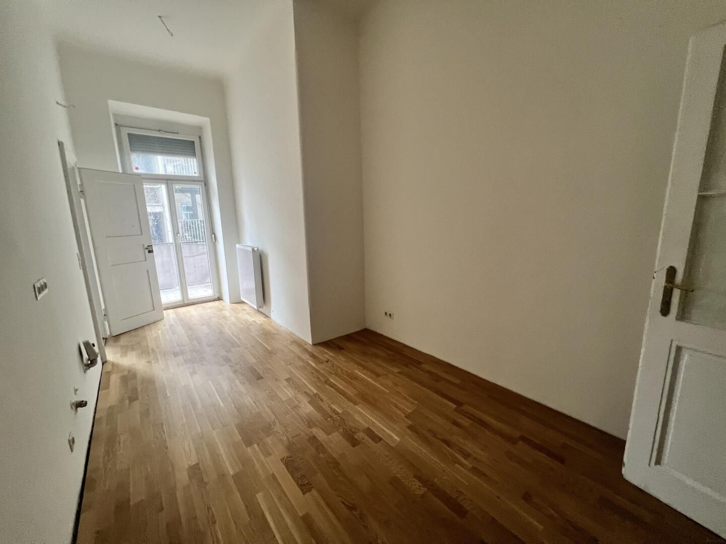 Einzigartige Lage!!! Körösistraße, 3 Zimmer und Balkon!! Keine PROVISION! HPrechts2B