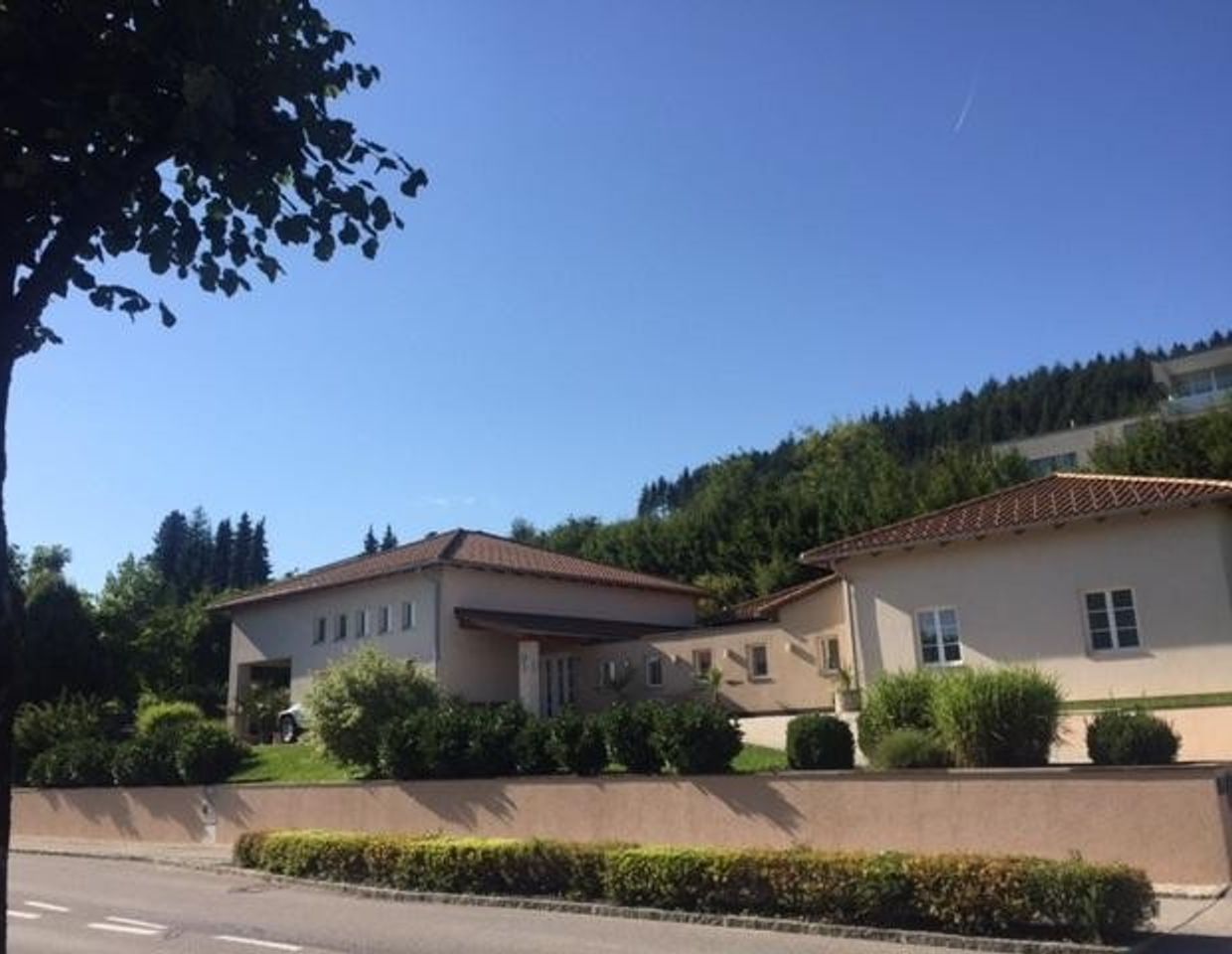 Großartiges riesiges Landhaus im Bungalowstil - zentrumsnahe