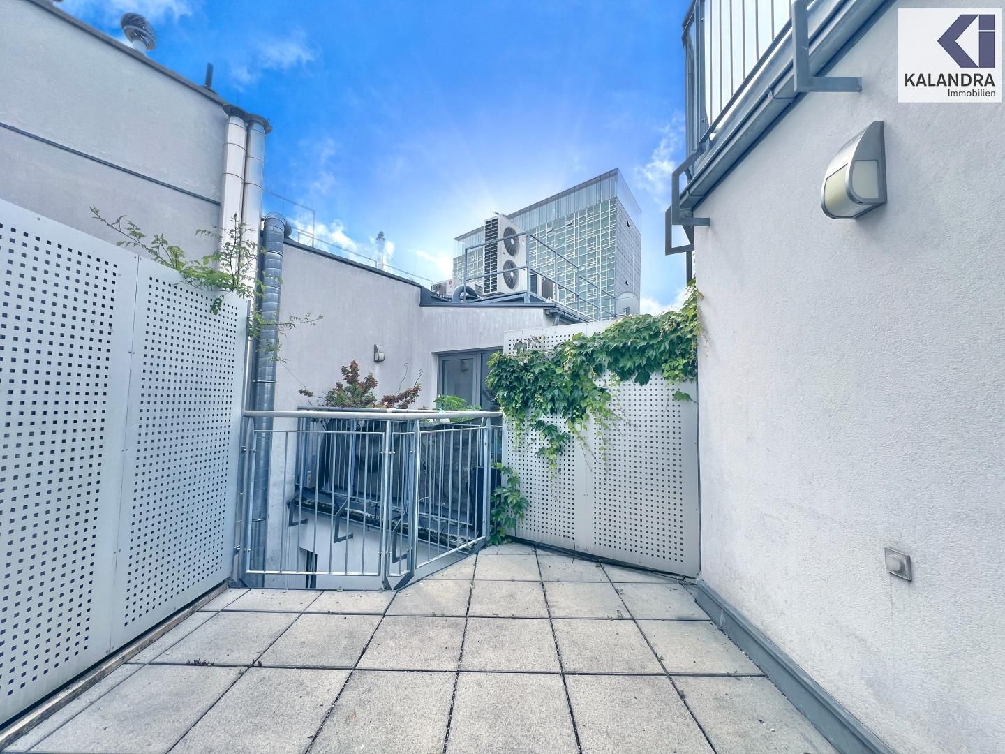 360 TOUR // DACHGESCHOSSWOHNUNG TABORSTRASSE