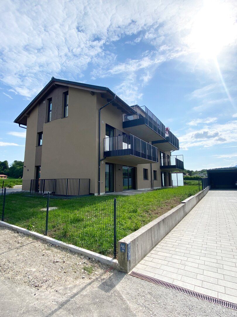 Erstbezug: Stilvolle 3,5-Zimmer-Wohnung mit Garten und Terrasse in Lengfelden!