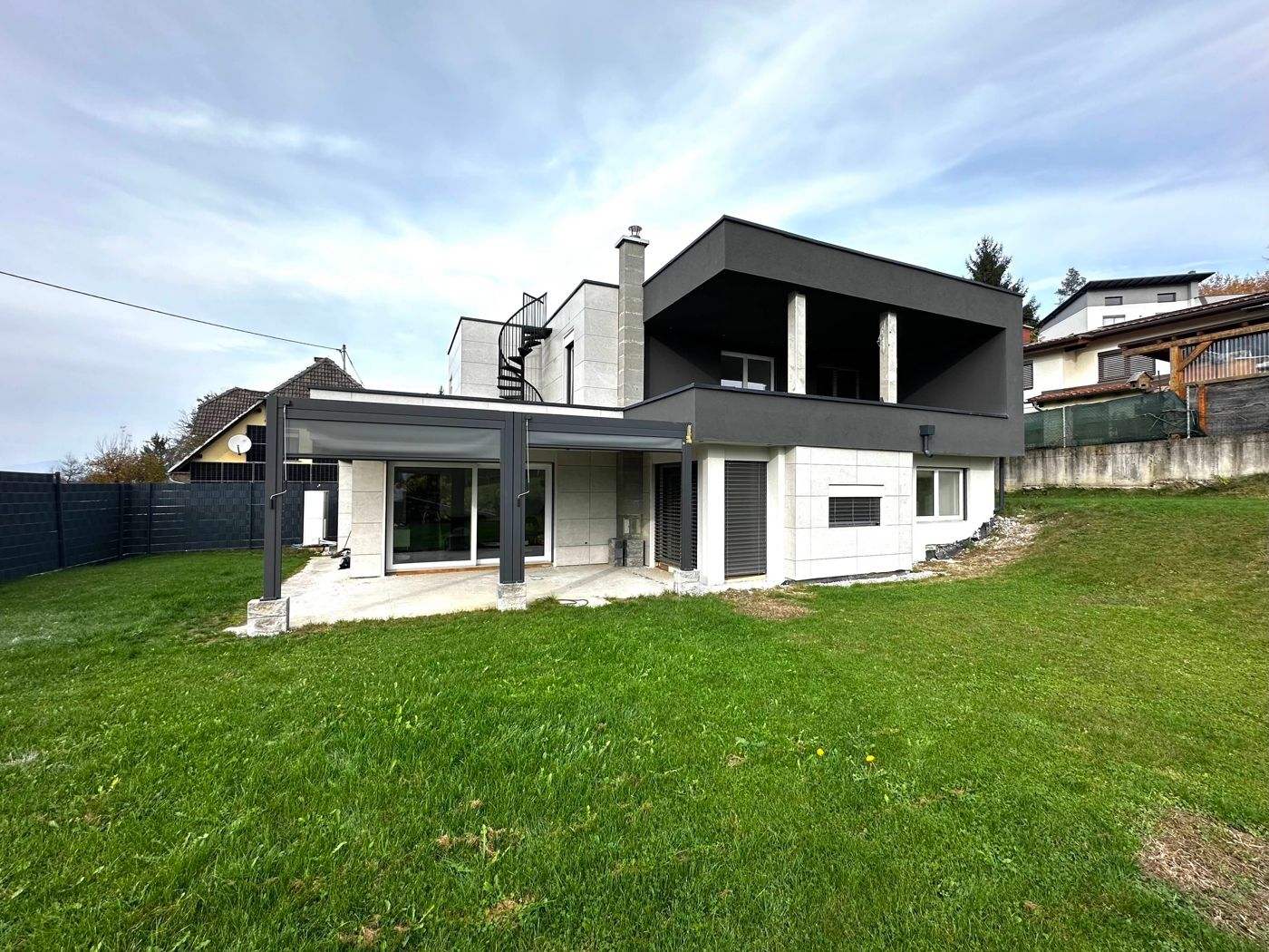 Neuwertiges Einfamilienhaus in ruhiger Lage in Maria Rain