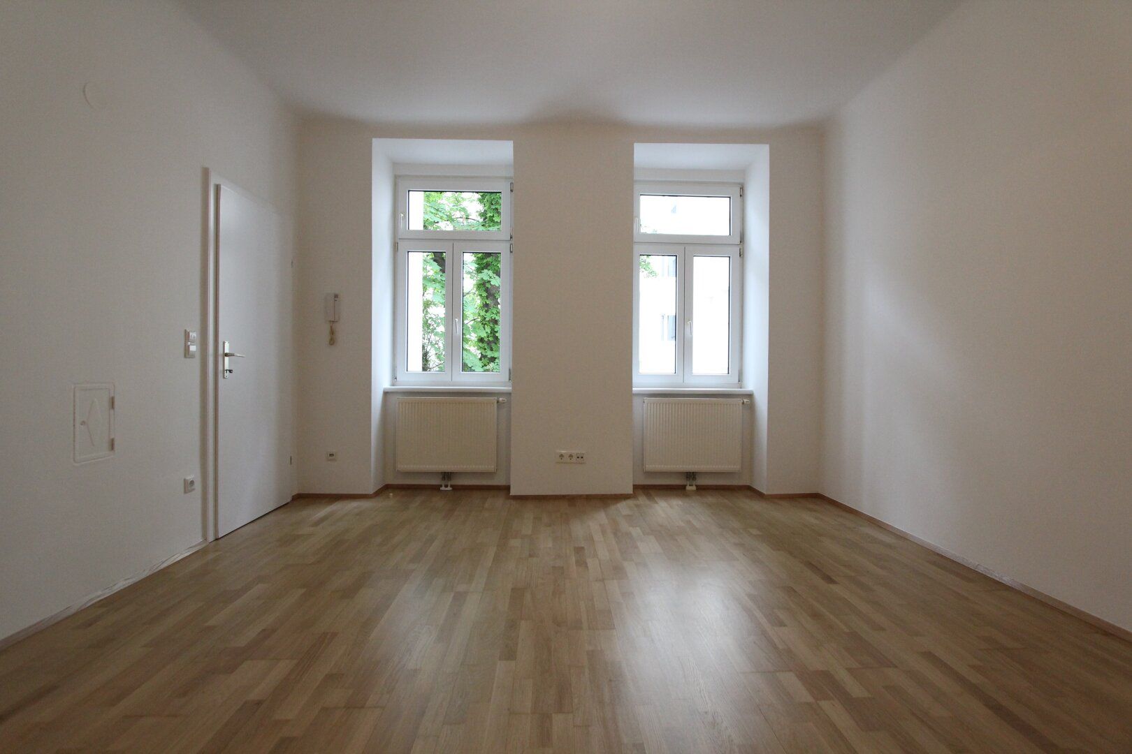RUHIG GELEGENE 1-ZIMMER-ERDGESCHOSS-WOHNUNH IM 16.BEZIRK!