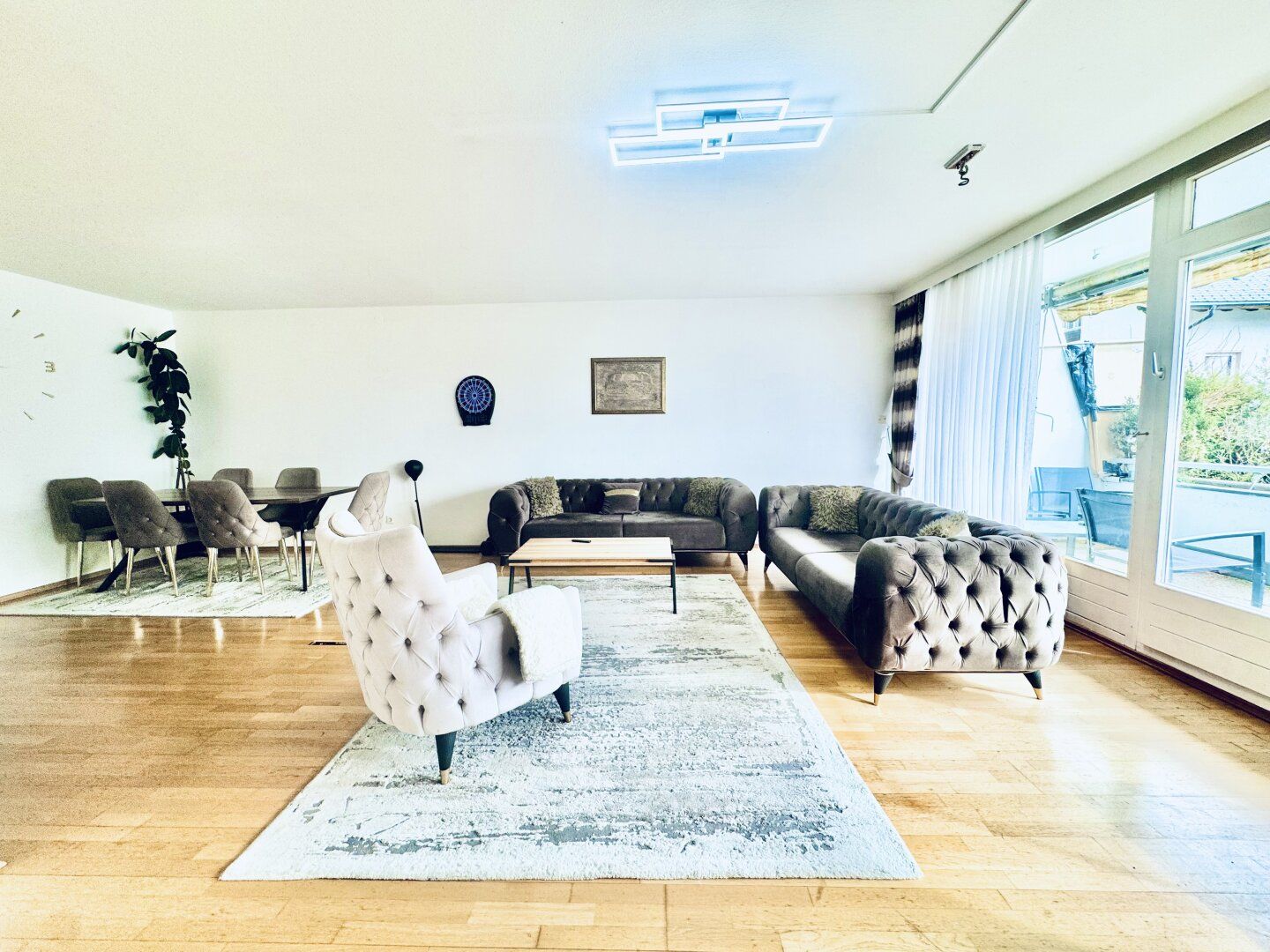Schwaz: Großzügige Maisonettenwohnung mit ca. 132,43 m² (5 Zimmer), Westterrasse und Tiefgaragenstellplatz