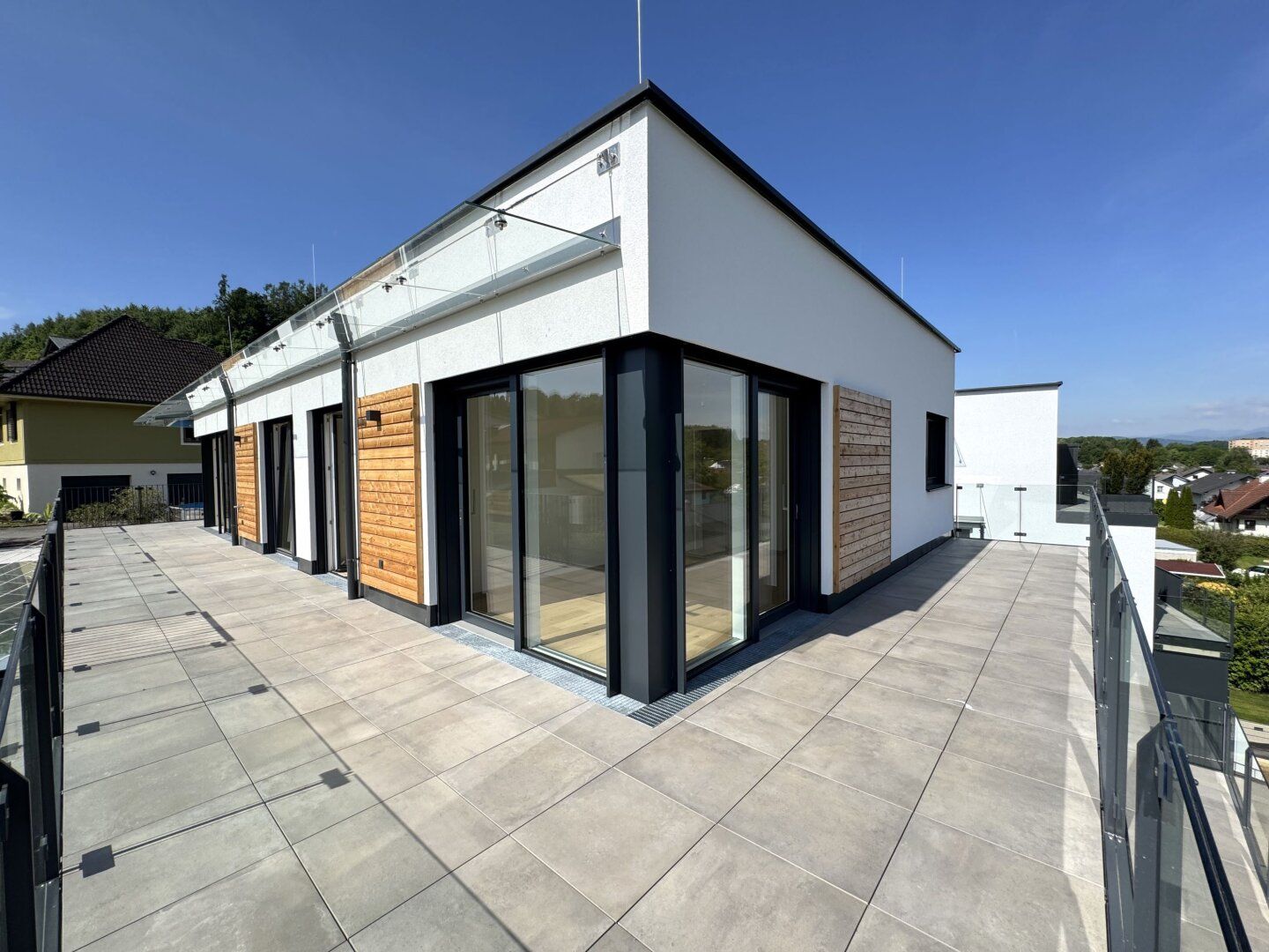 Exquisites Penthouse: Urbaner Luxus mit weitläufiger Terrasse