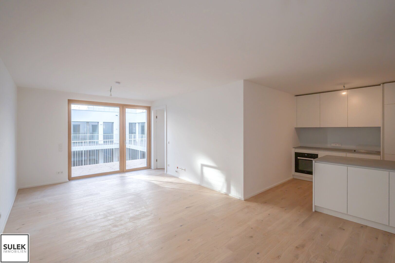 zentral und dennoch ruhig! 2 Zimmer Erstbezugswohnung mit Balkon ab sofort beziehbar!