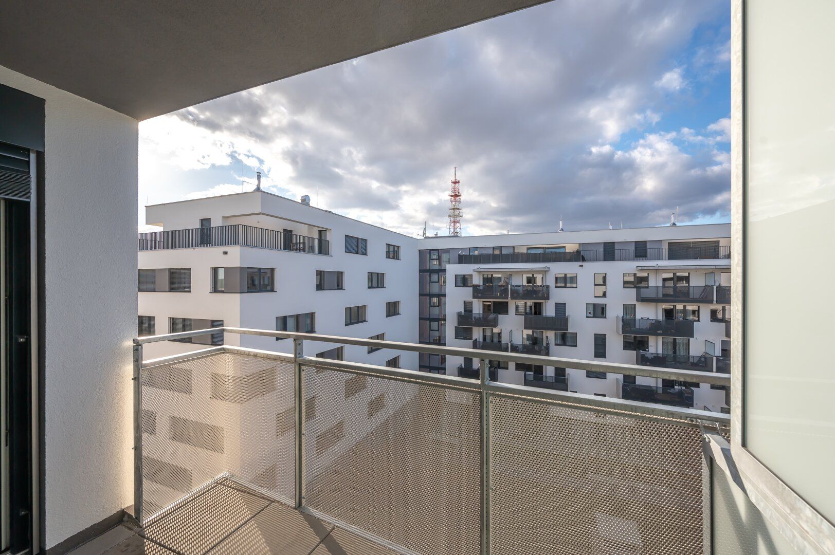 **PROVISIONSFREI** Hochwertiger 2-Zimmer Neubau-ZWEITBEZUG mit Balkon/Loggia!