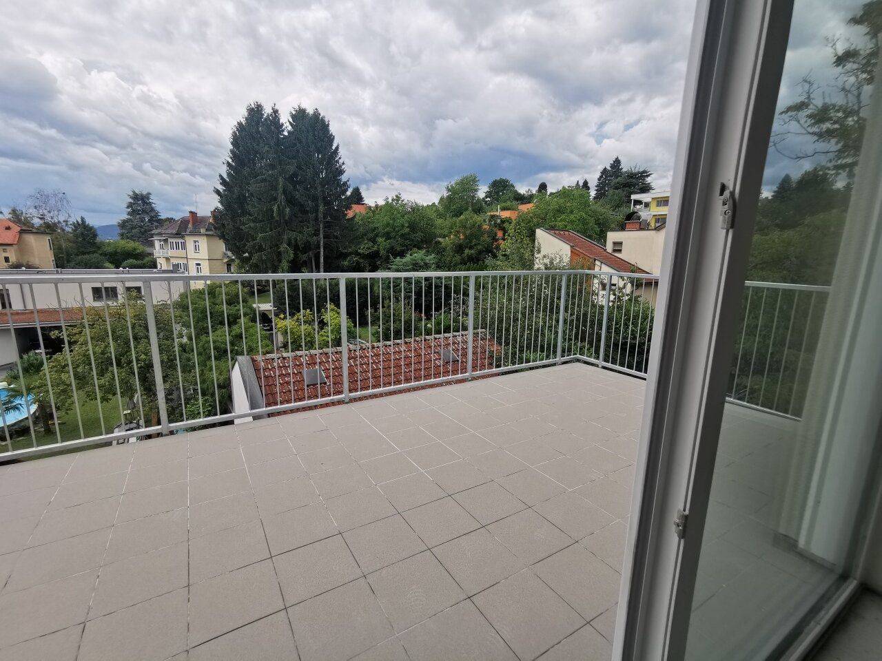* Erstbezug St. Peter/Waltendorf: 4-Zimmer-Wohnung mit großer Terrasse in begehrter Lage mitten im Grünen! *