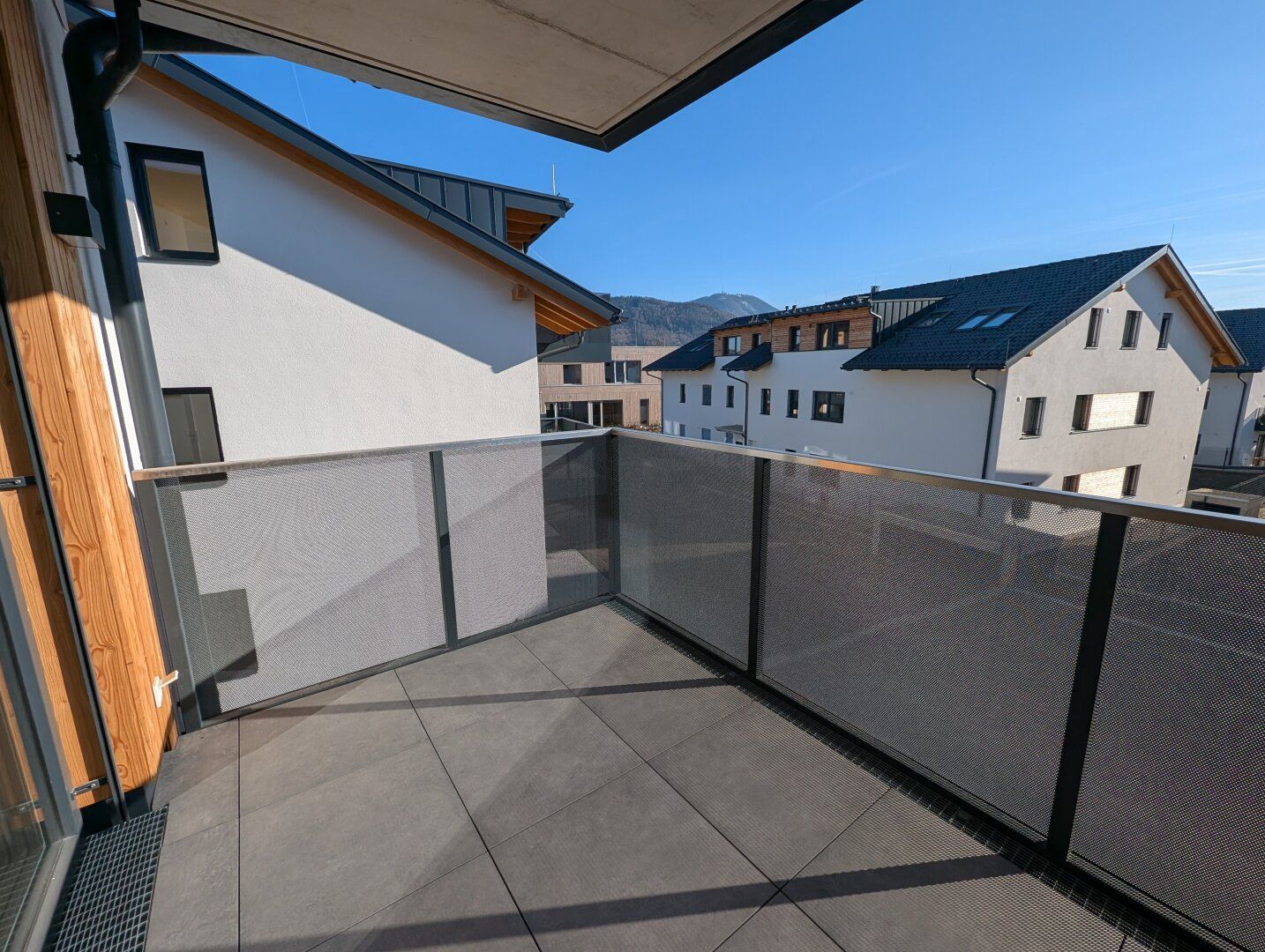 Bezugsfertig - gemütliche 3 Zimmer Erstbezugs-Wohnung mit großzügigem Balkon im Ortszentrum Hallwang!
