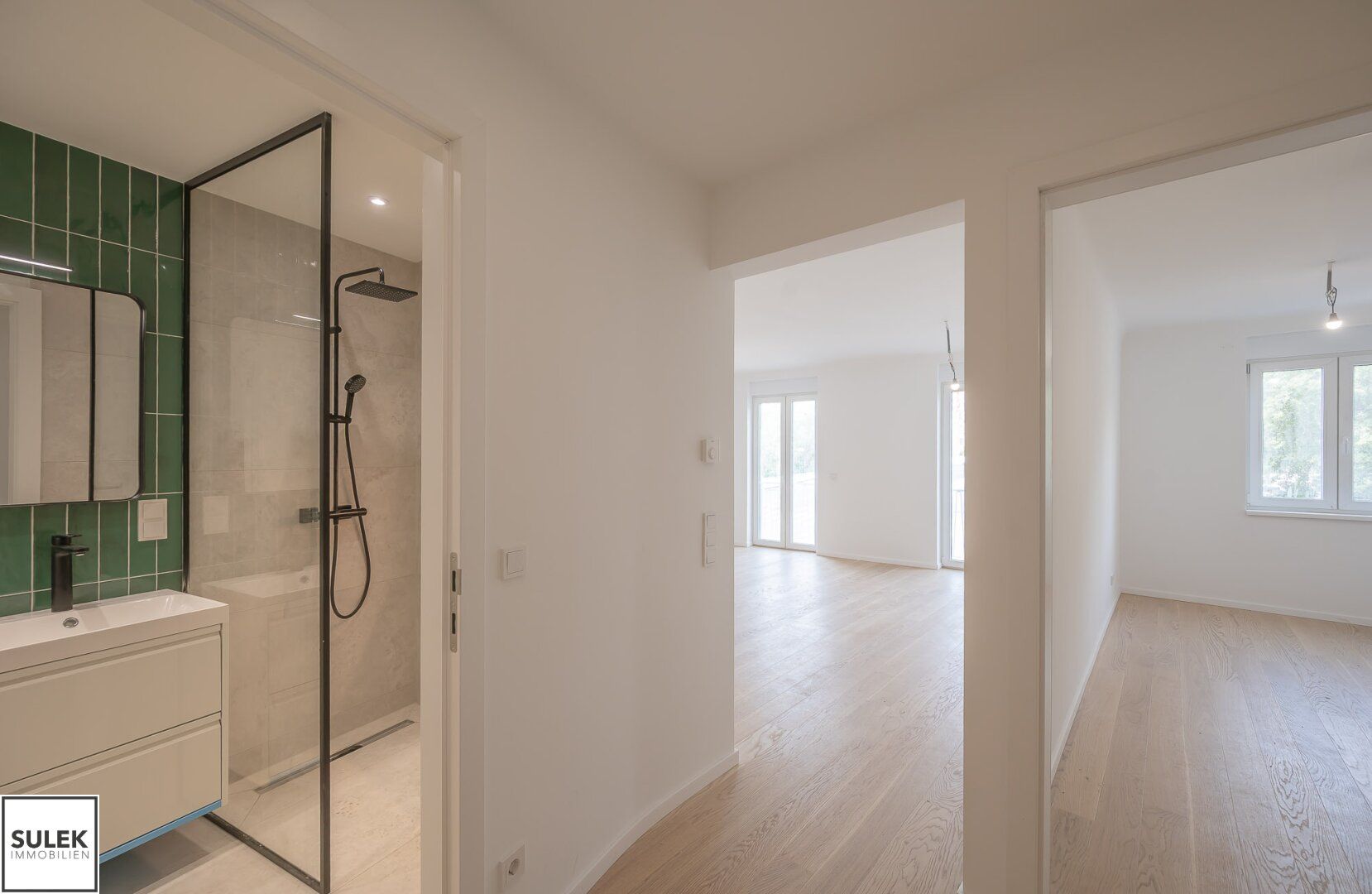 **Neu generalsaniert** Zentrale Lage mit Donaukanal-Blick und 2 getrennt begehbare Zimmer - perfekt für die Vermietung!