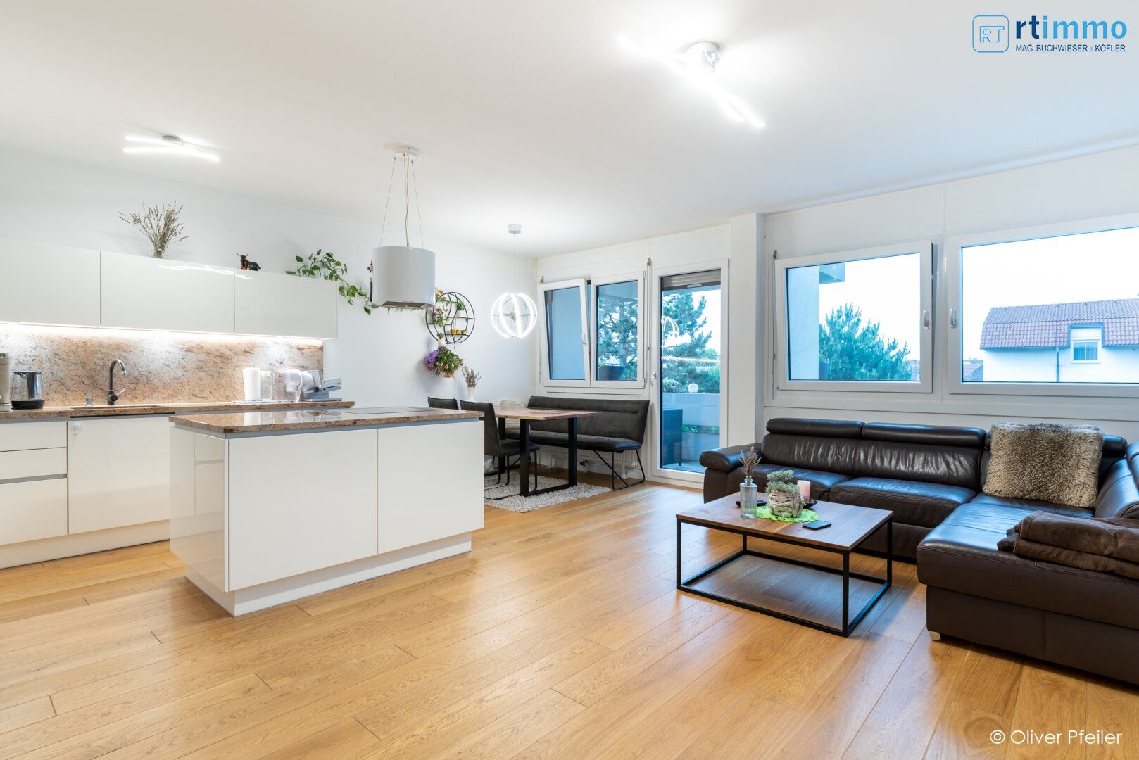 NEUER PREIS: THERMISCH SANIERT: HOCHWERTIGE 3 ZIMMERWOHNUNG mit LOGGIA