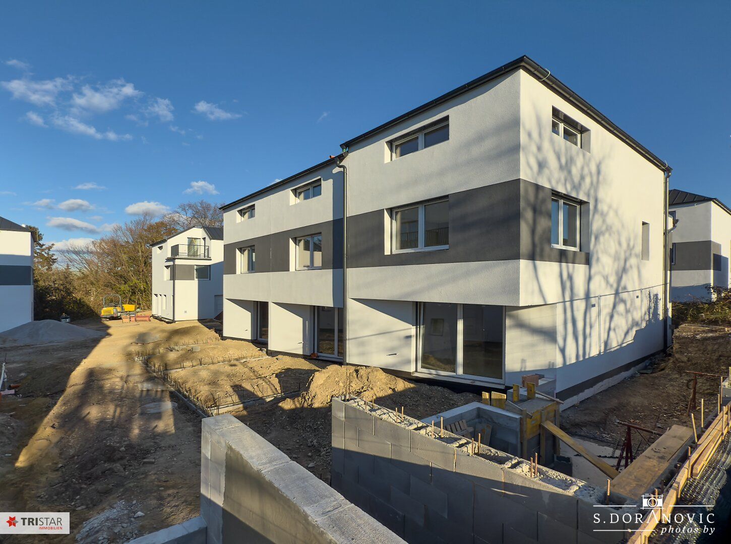 NEU! ++ KEIN BAURECHT, KEINE PACHT ++ ZIEGELMASSIV ++ BEZUGSFERTIG ++ 12 REIHENHÄUSER & 2 EINZELHÄUSER ++ 2 PKW-STELLPLÄTZE PRO HAUS ++ GARTEN & TERRASSE ++ SCHLÜSSELFERTIG ++ FISCHAMEND ++