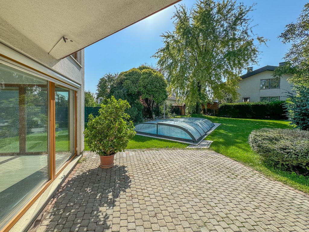 Exklusives Wohnen vor den Toren Wiens - Traumhaftes Haus mit Garten & Pool