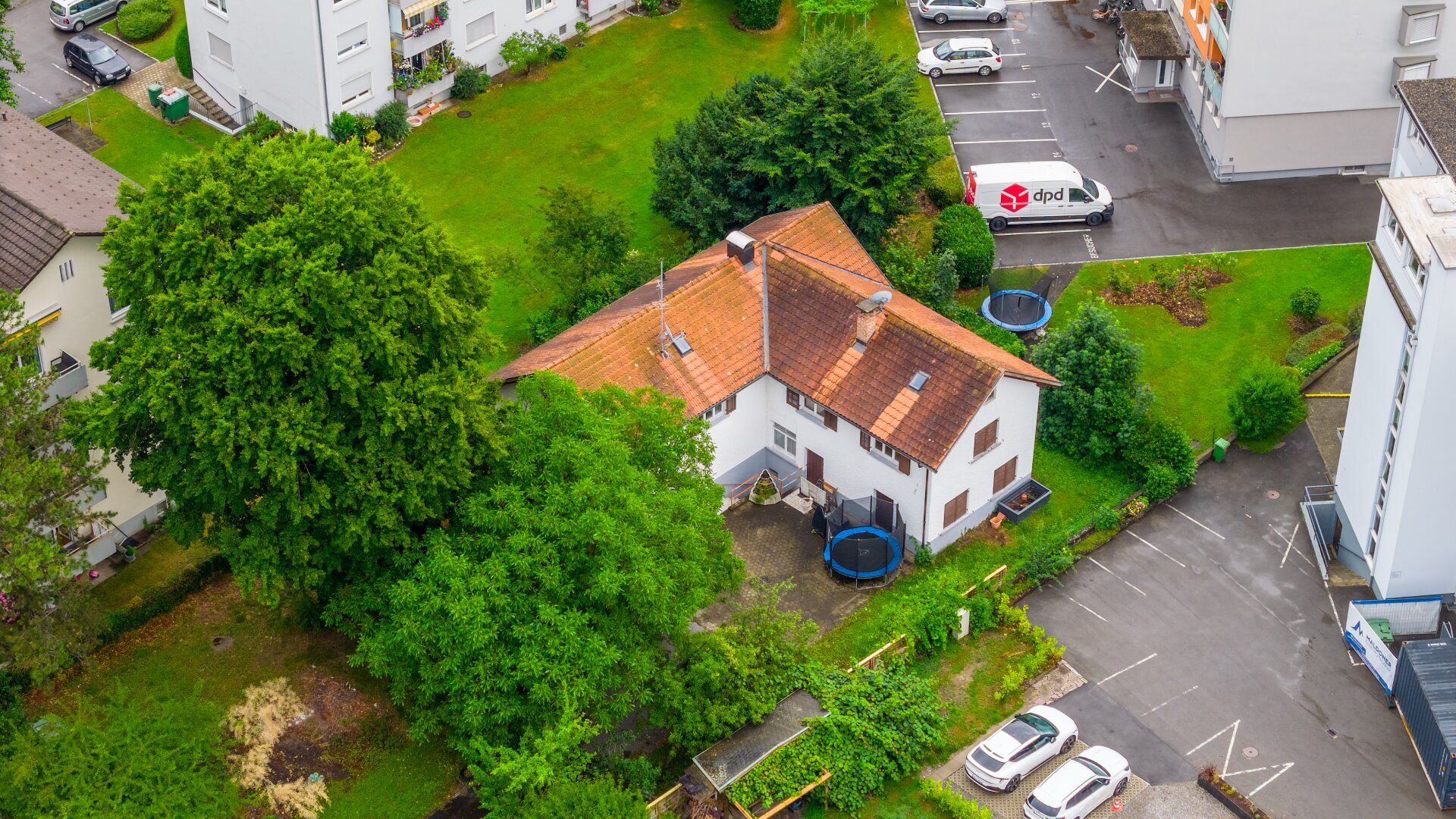 Land, 989 m²