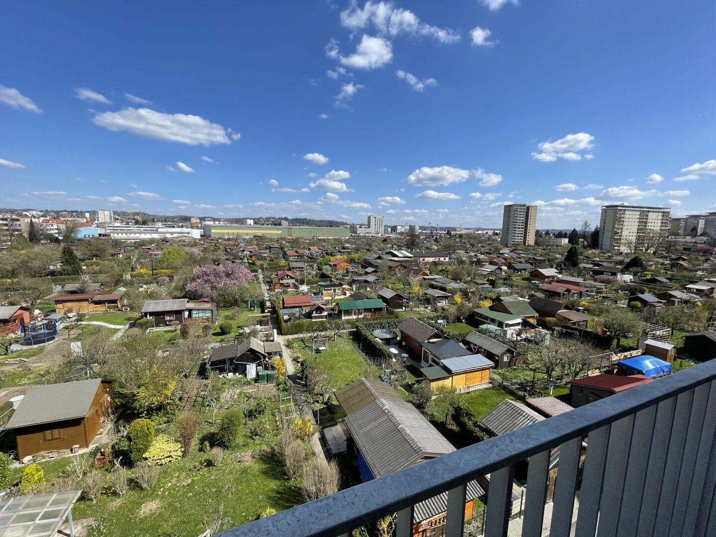 Familientraum mit 4 Zimmern - Großer Balkon mit Fernblick