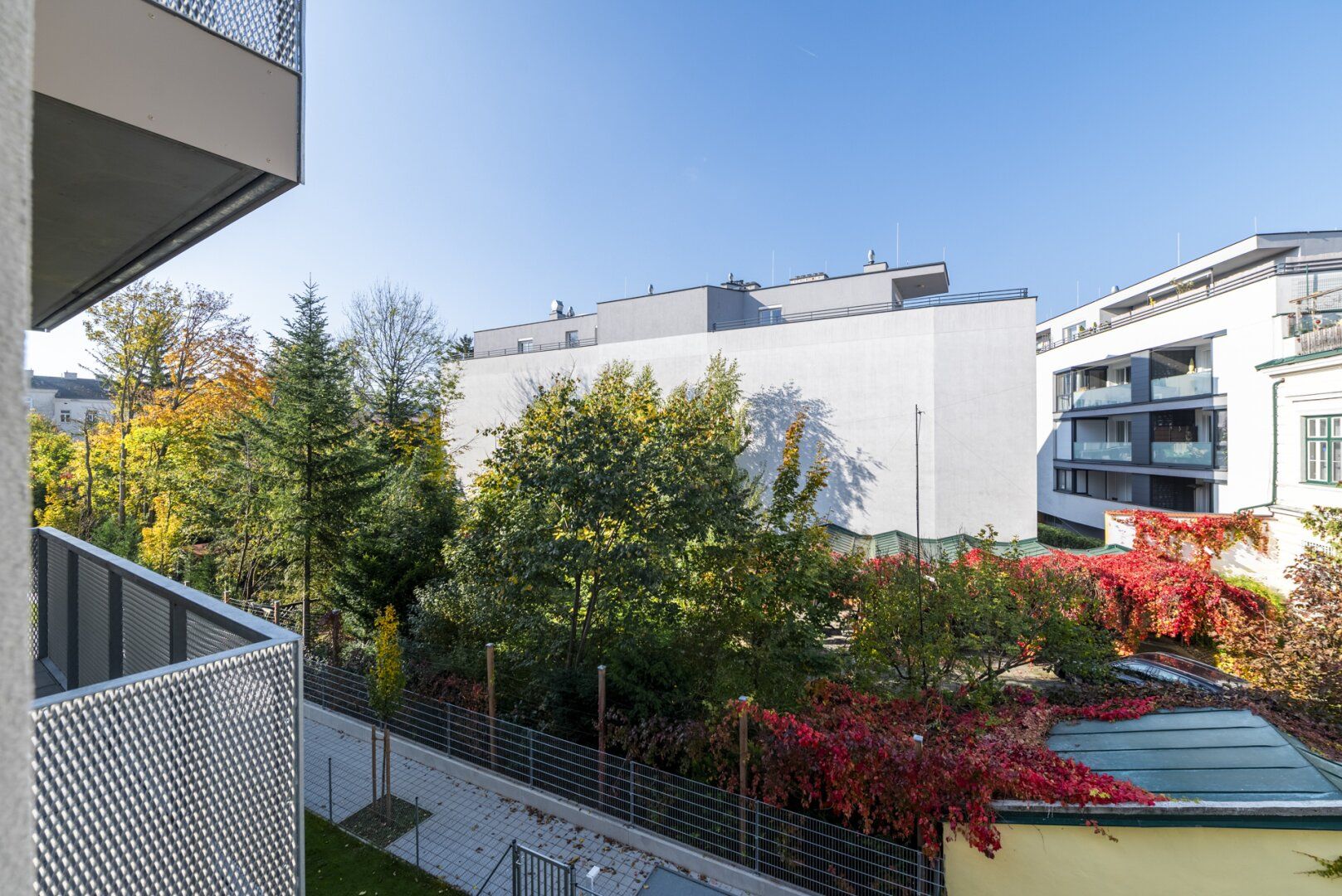 Erstbezug! Traumhafte 3-Zimmer-Wohnung nächst Innenstadt und Bahnhof | Großzügige Außenfläche | Herrlicher Grünblick | Ruhe des Innenhofs
