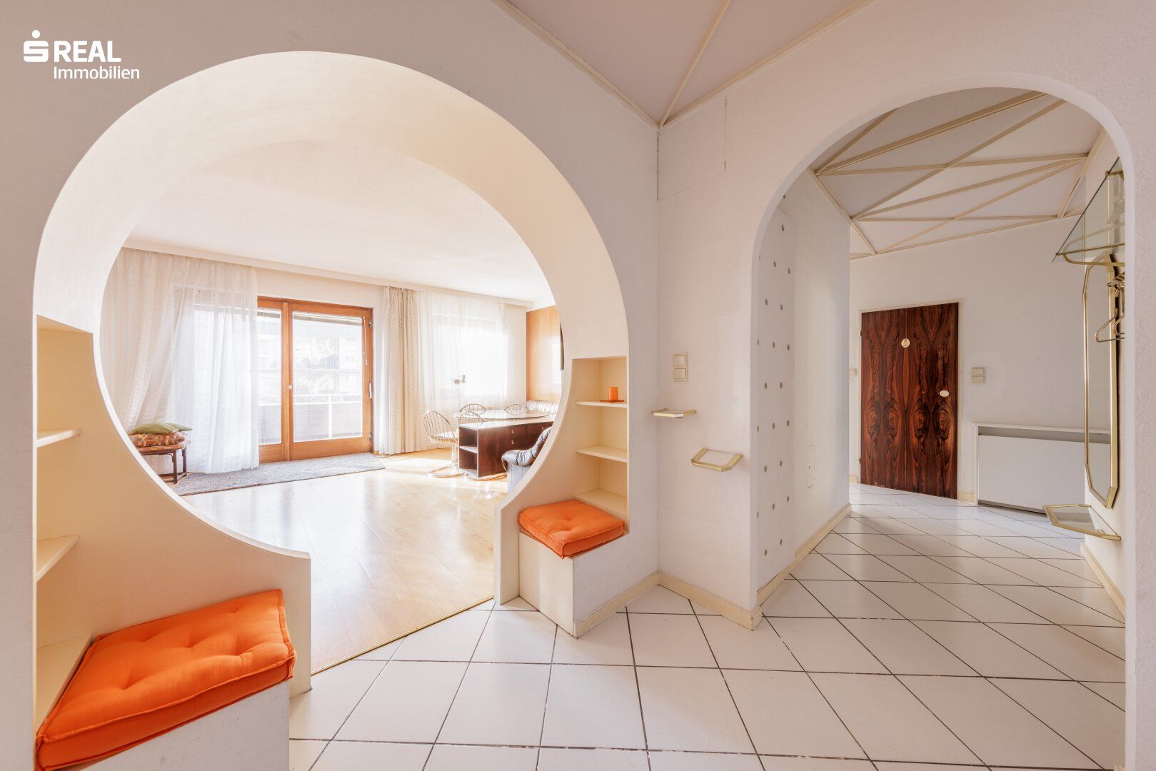 Haus mit 3 Wohneinheiten, Büro und Werkstatt
