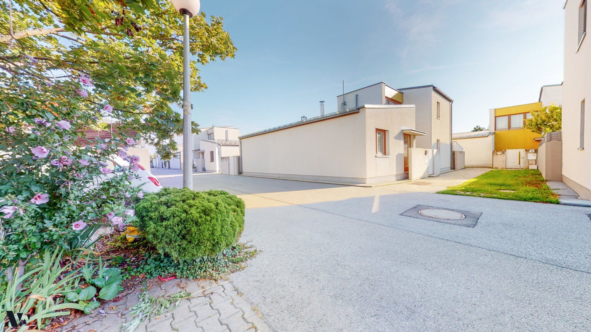 SONNIGES ATRIUMHAUS DIREKT AM GOLFPLATZ AM RANDE WIENS
