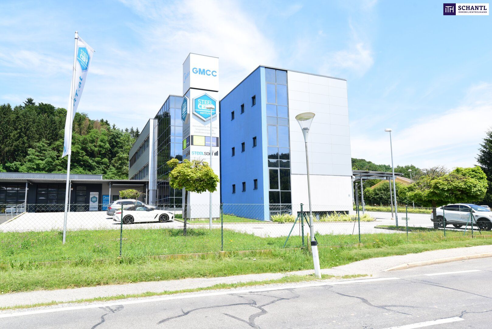 Ausgezeichnete Chance für Ihr neues Büro: Gewerbeimmobilie in Laßnitzhöhe - Büro- und Geschäftsräumlichkeiten auf 425 m² mit TOP-Ausstattung, KFZ-Abstellplätzen, E-Ladestationen & Klimaanlage! Sichern Sie sich jetzt Ihren Besichtigungstermin! - Ansicht 2